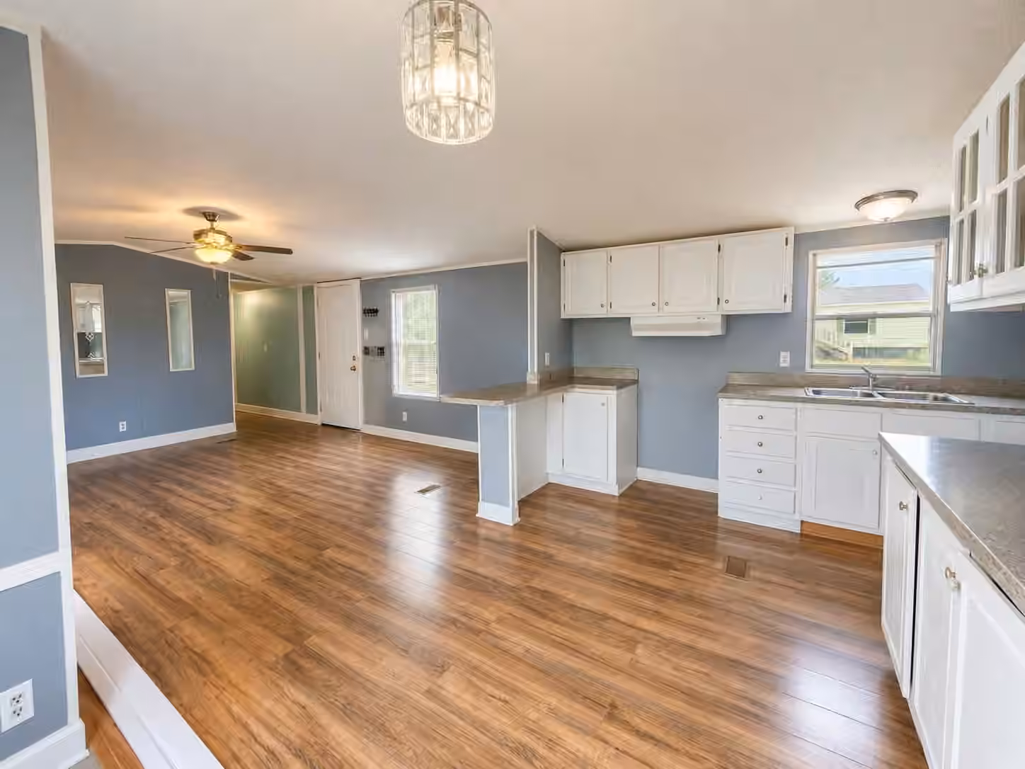 Photo 3 of 1726 Dolores Street, Rosharon, TX