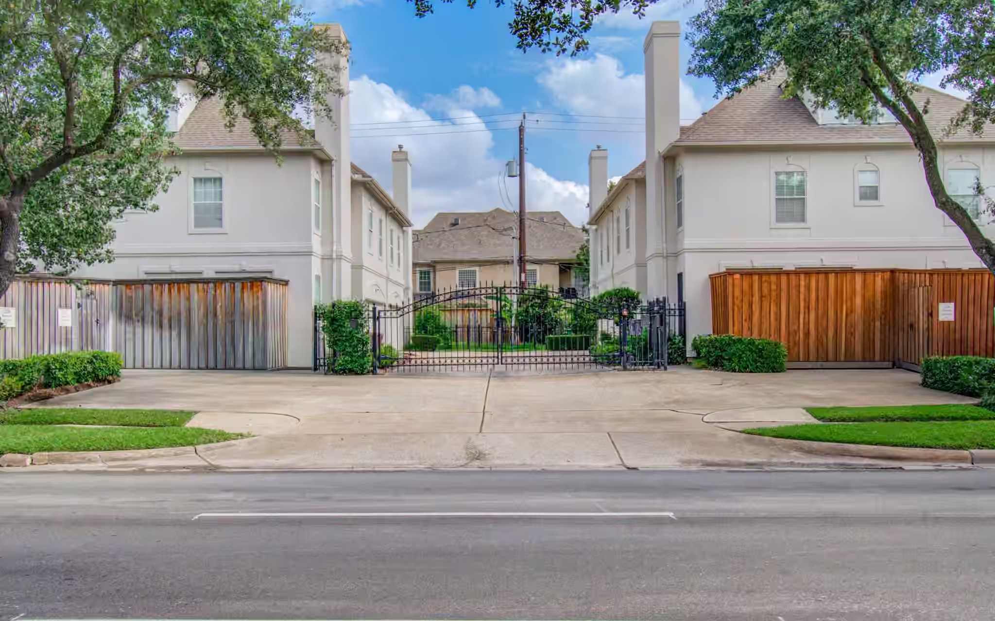Photo 3 of 2214 W Holcombe Boulevard, Houston, TX