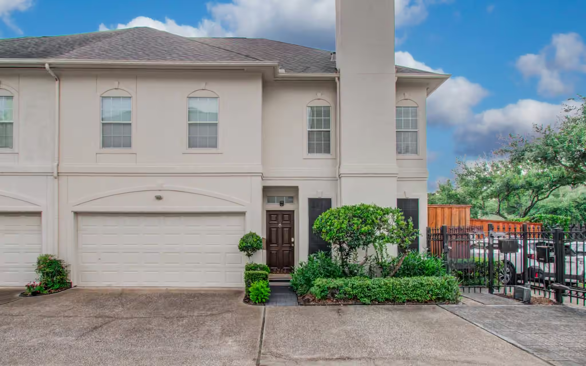 Photo 5 of 2214 W Holcombe Boulevard, Houston, TX