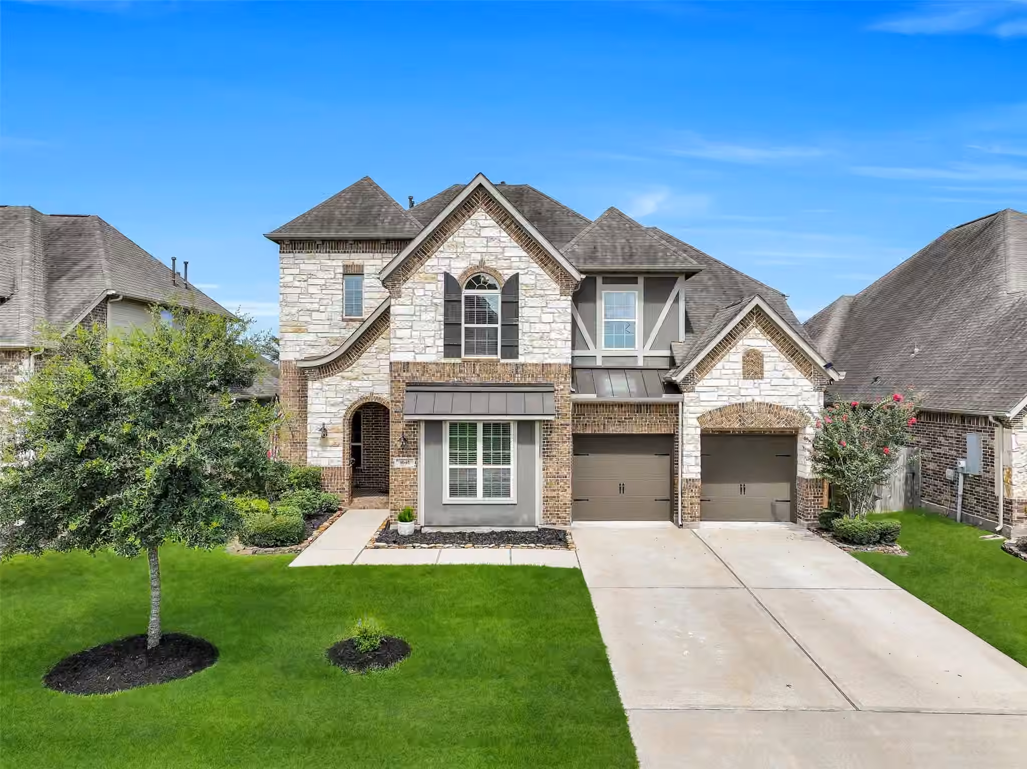 Photo of 1645 Longwood Glen Lane, Friendswood, TX 77546
