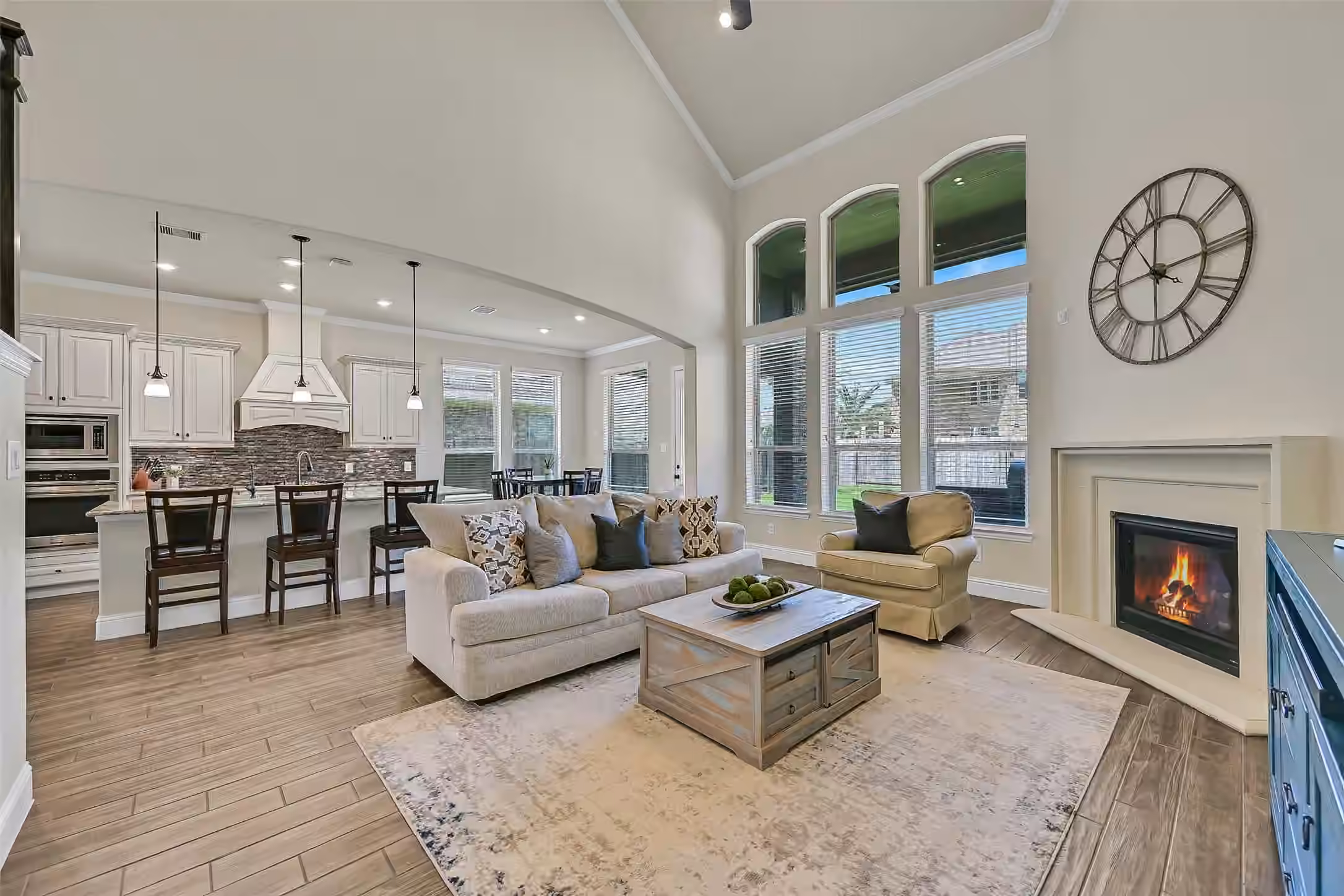 Photo 2 of 1645 Longwood Glen Lane, Friendswood, TX