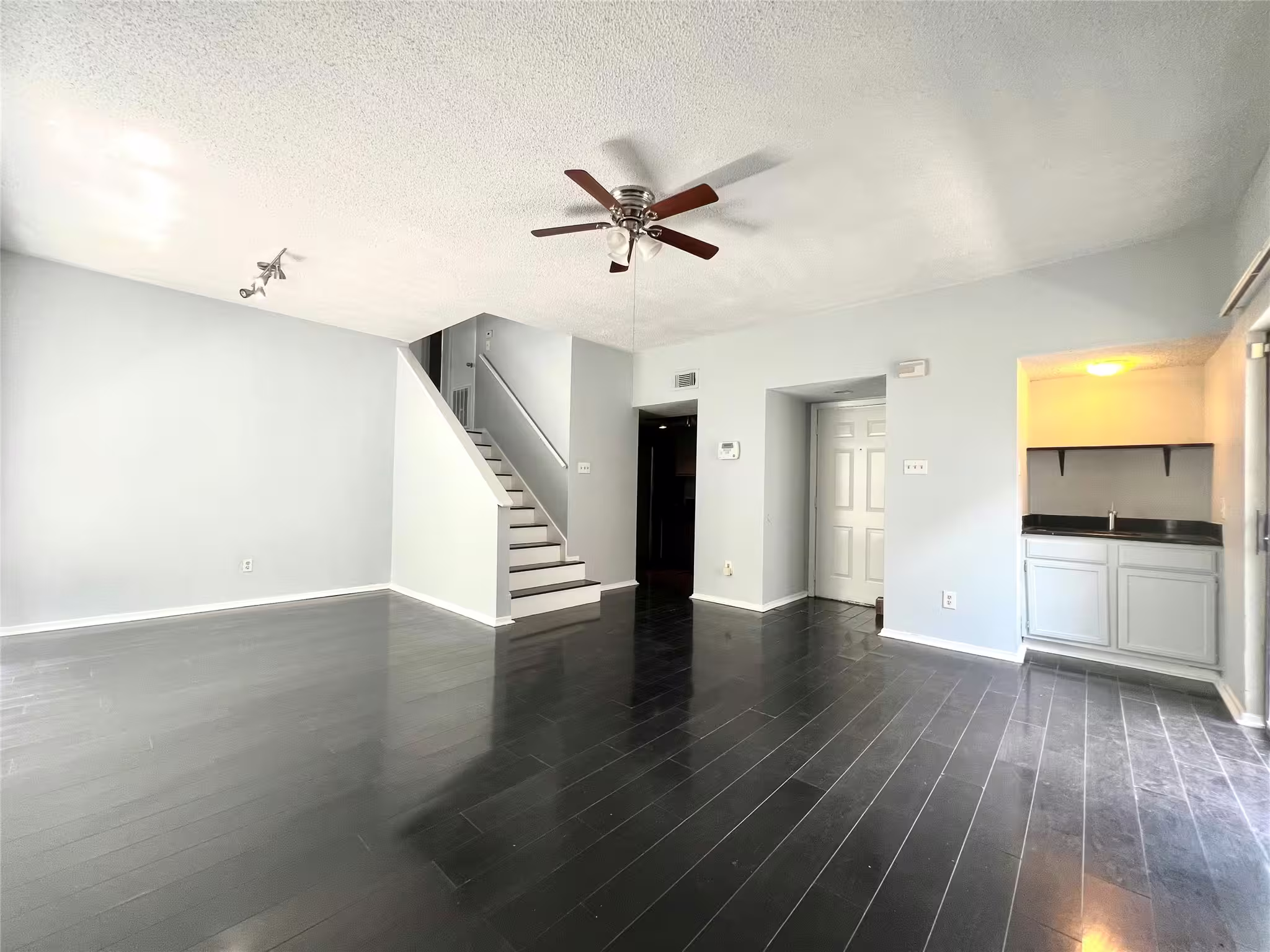 Photo 2 of 3754 Tanglewilde Street 9, Houston, TX
