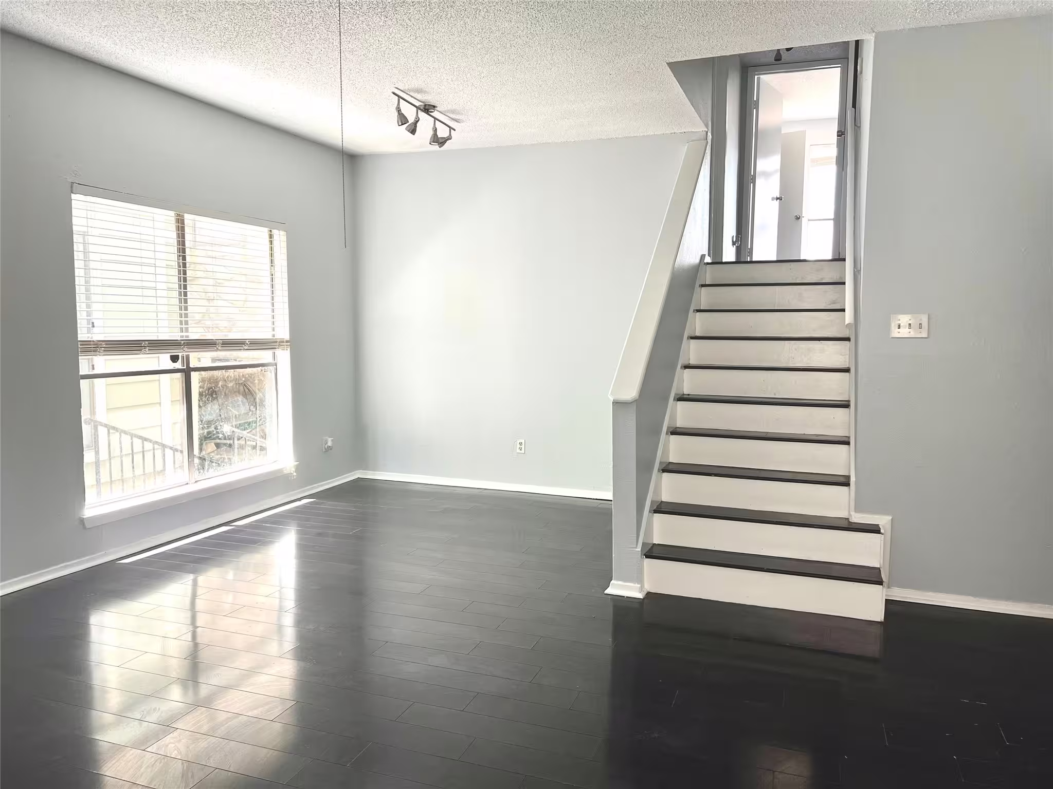 Photo 5 of 3754 Tanglewilde Street 9, Houston, TX