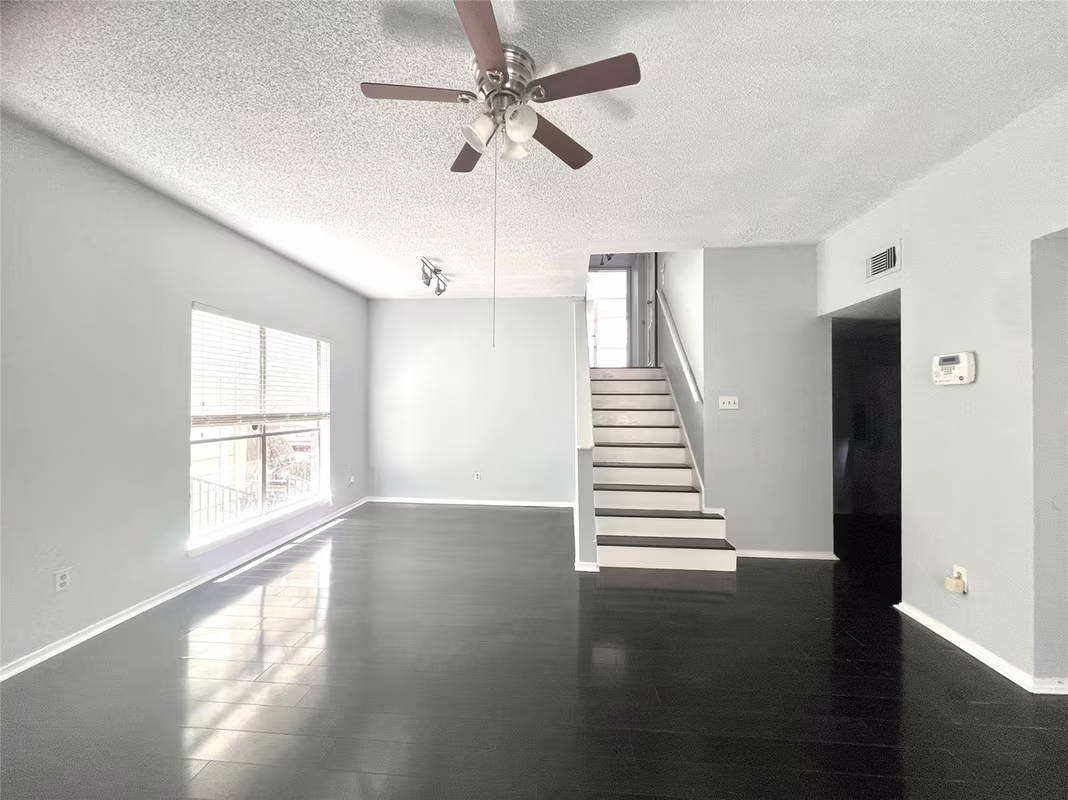 Photo 6 of 3754 Tanglewilde Street 9, Houston, TX