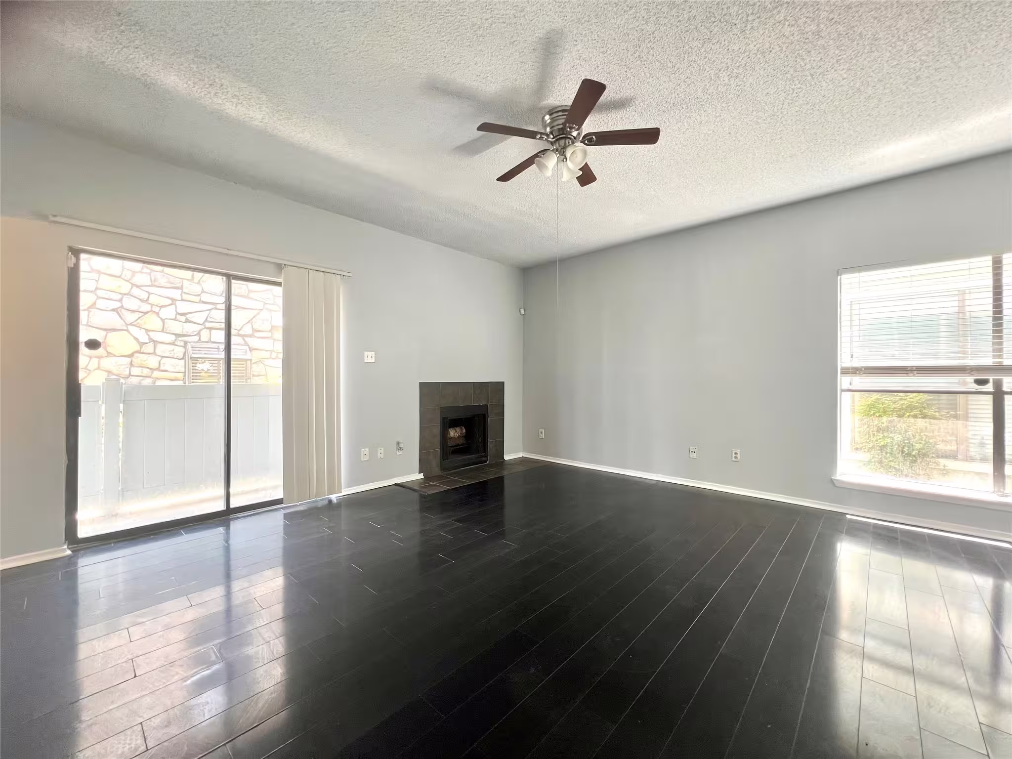 Photo 7 of 3754 Tanglewilde Street 9, Houston, TX