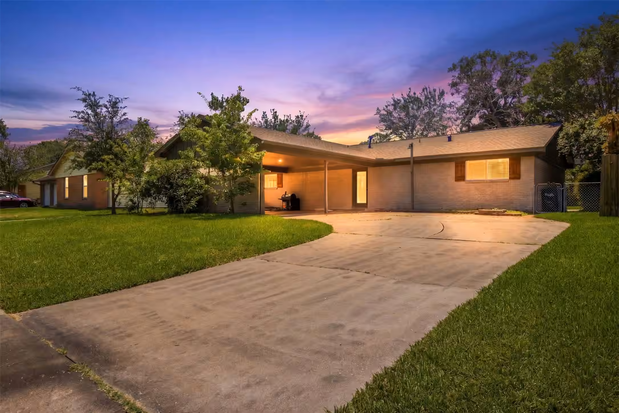 Photo of 10406 Winding Trail Road, La Porte, TX 77571