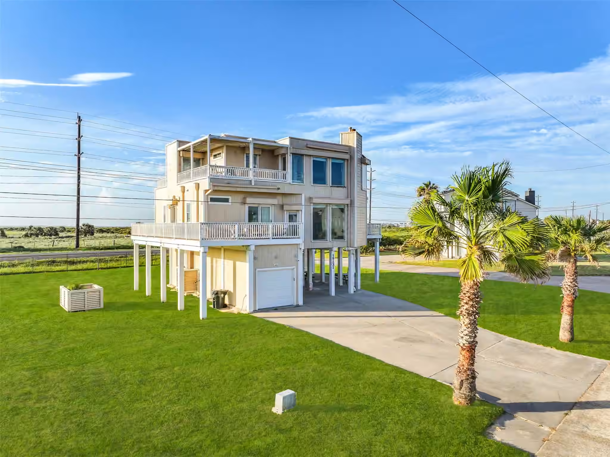 Photo 3 of 19131 Kahala Drive, Galveston, TX