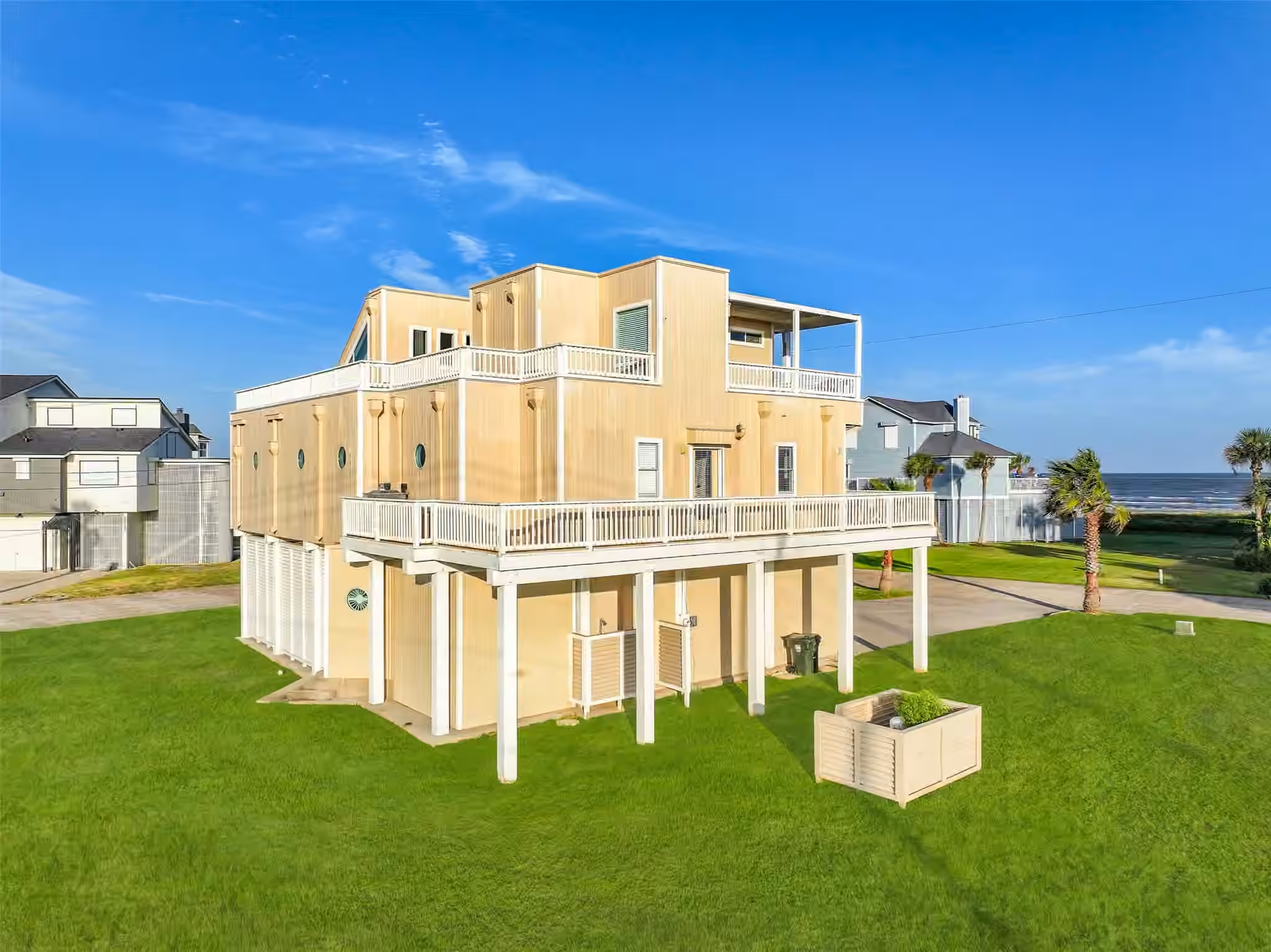 Photo 5 of 19131 Kahala Drive, Galveston, TX