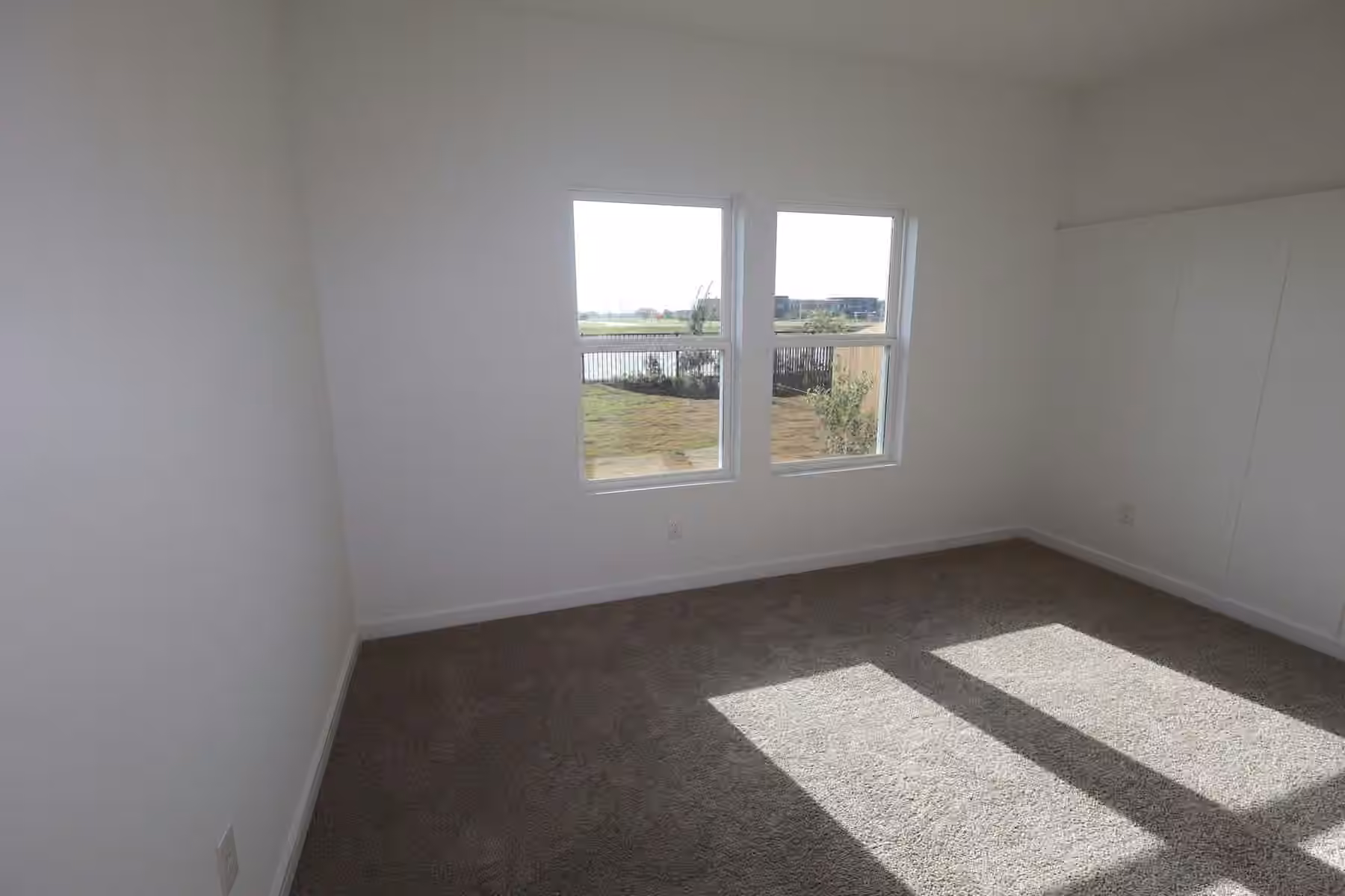 Photo 6 of 7930 Jade Crest Drive, Angleton, TX