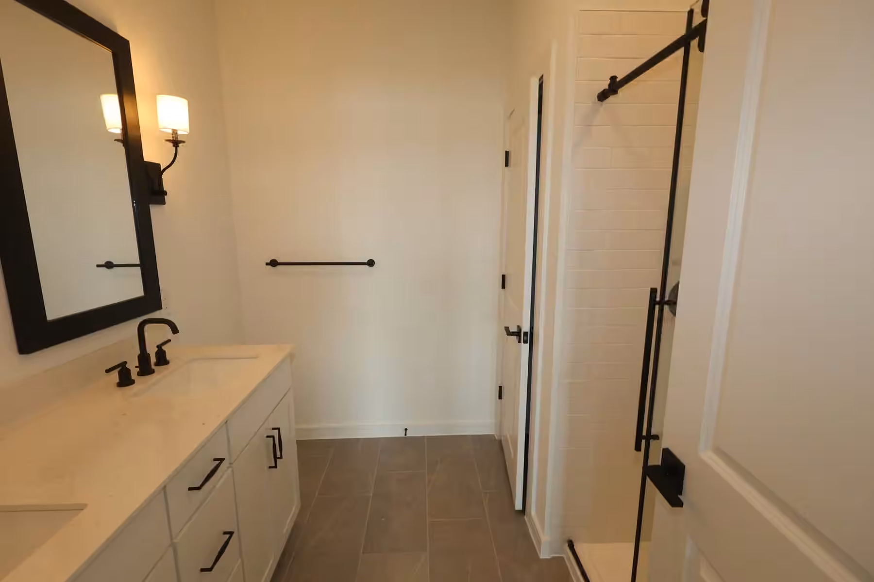 Photo 7 of 7930 Jade Crest Drive, Angleton, TX