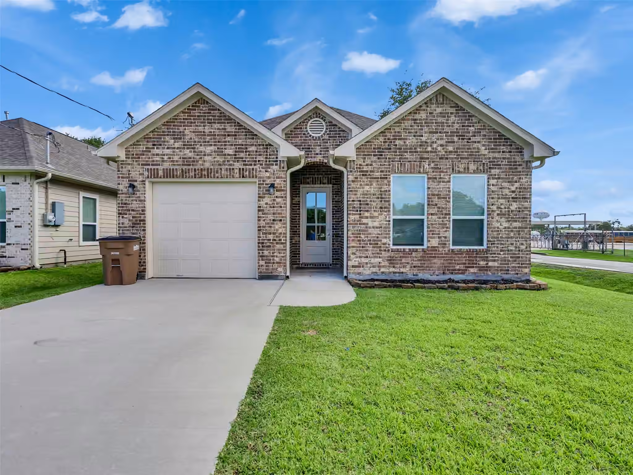 Photo of 4102 Hill Avenue, Dickinson, TX