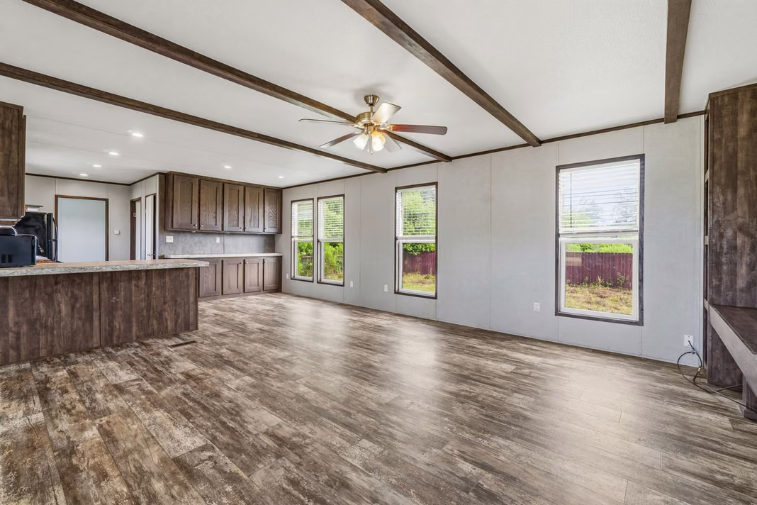 Photo 4 of 17439 Virginia City Drive, Conroe, TX