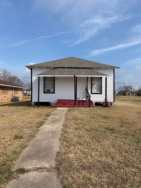Photo of 2 N Avenue C, Freeport, TX 77541