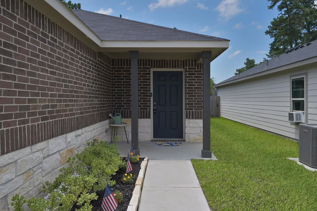 Photo 4 of 1887 Brushy Cedar Drive, Conroe, TX