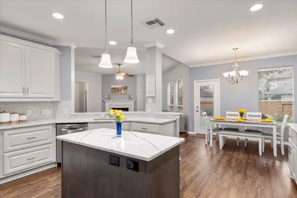 Photo 4 of 3102 Silverberry Trail, Houston, TX