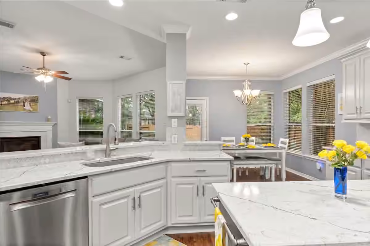 Photo 5 of 3102 Silverberry Trail, Houston, TX