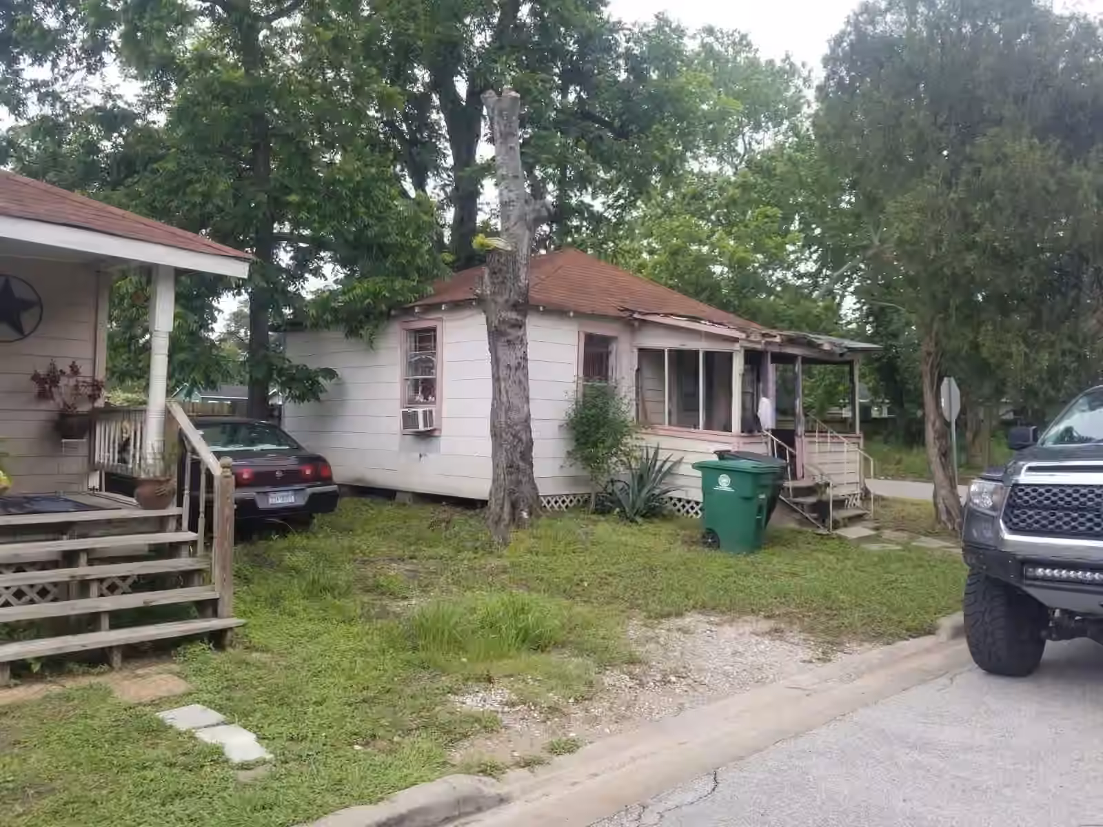Photo 2 of 1407 Amundsen Street, Houston, TX