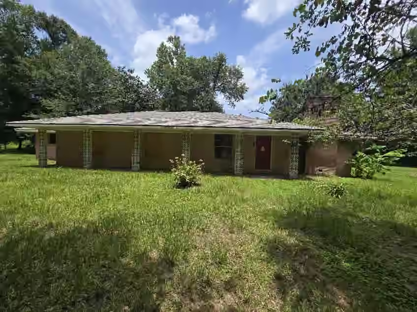 Photo of 400 County Road 2318, Dayton, TX 77535