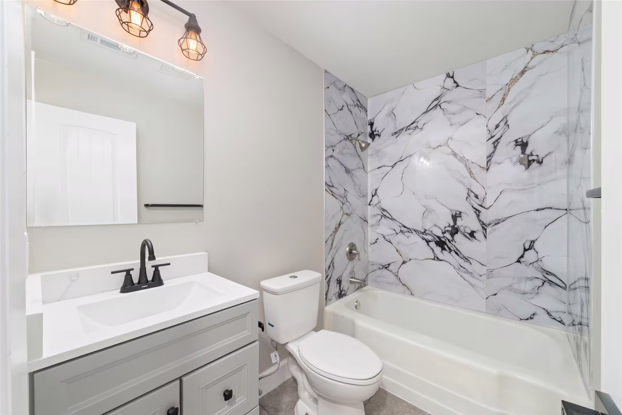 Photo 6 of 1416 E Avenue B, Bay City, TX