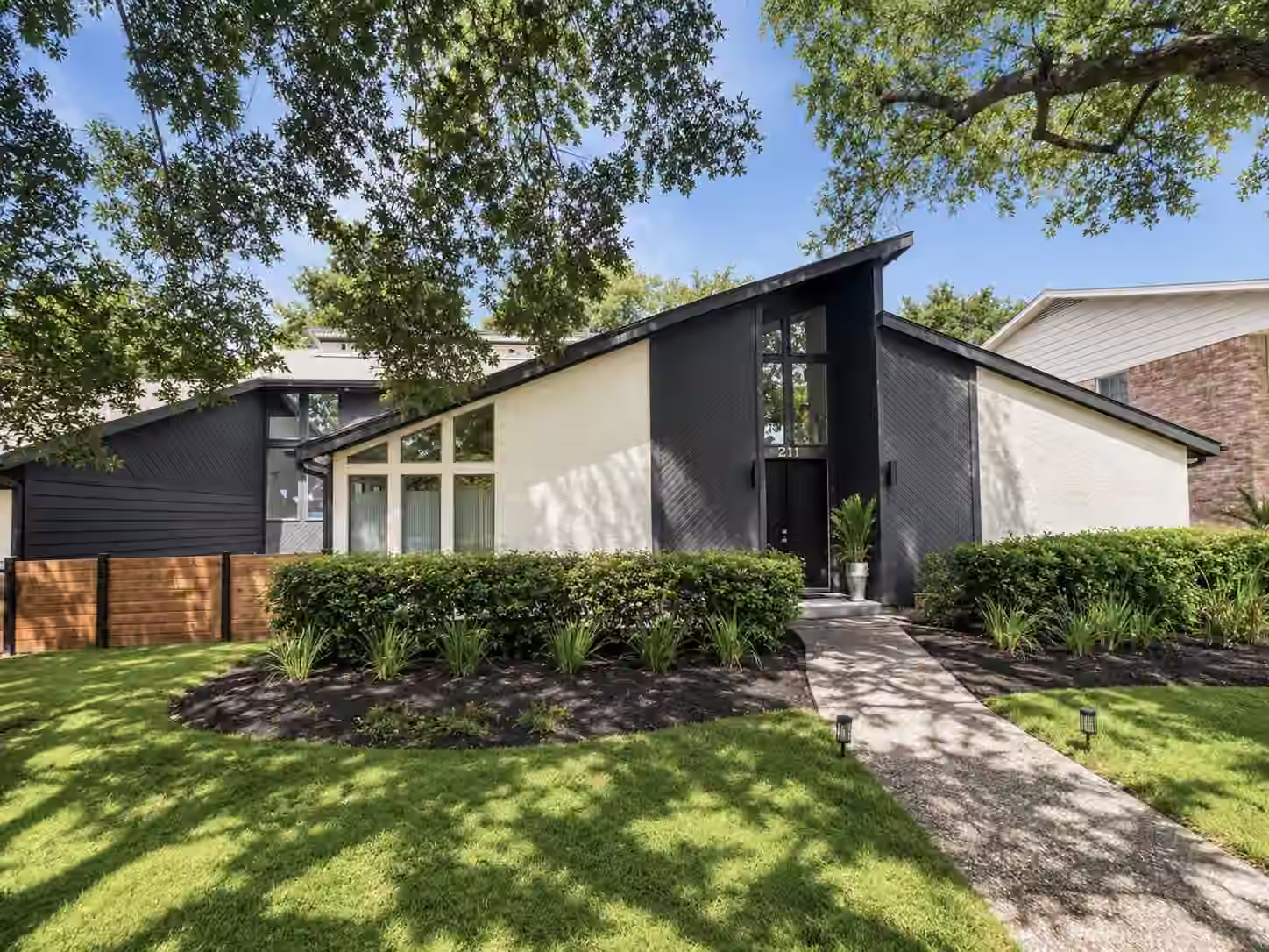 Photo of 211 Big Hollow Lane, Houston, TX