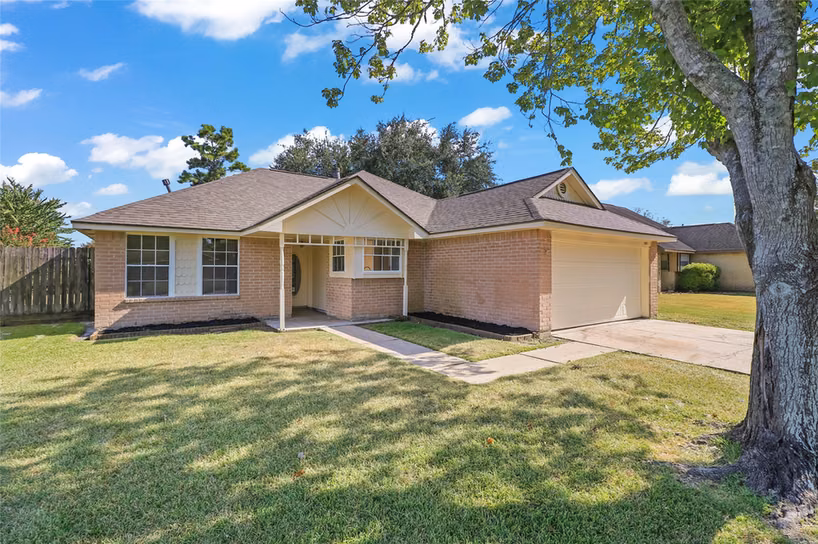 Photo 2 of 2807 Custer Drive, League City, TX