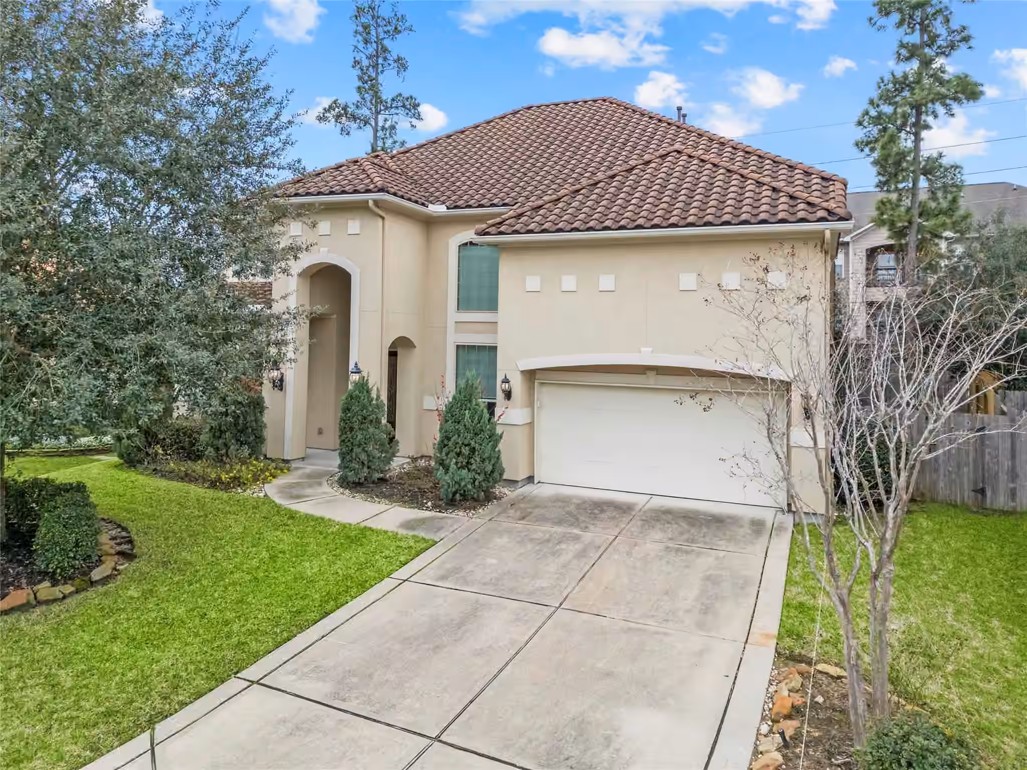 Photo 3 of 15611 Lake Iris Drive, Houston, TX