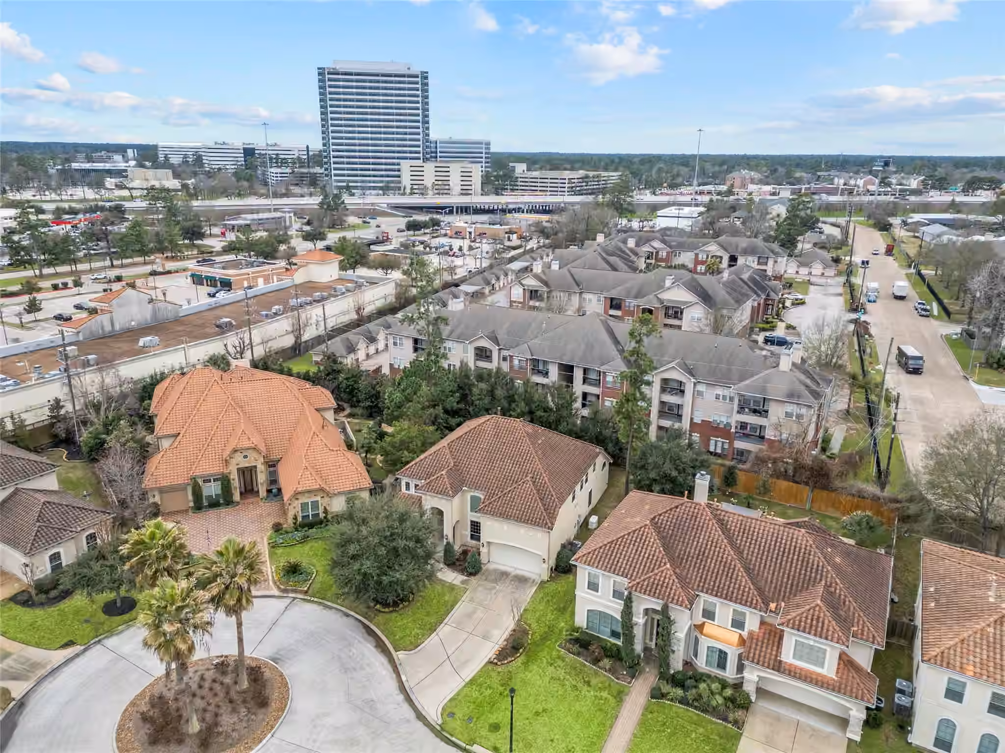 Photo 5 of 15611 Lake Iris Drive, Houston, TX