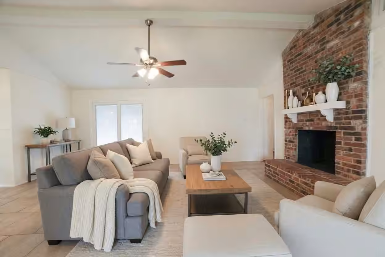 Photo 3 of 11819 McLain Boulevard, Houston, TX