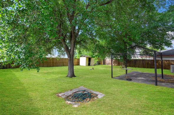 Photo 6 of 9214 Carmalee Street, Houston, TX