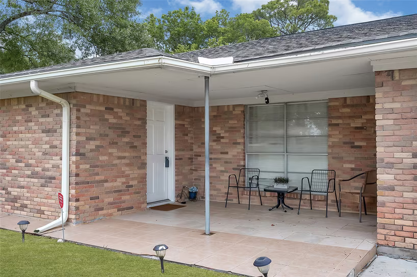 Photo 3 of 3511 Knapp Road, Pearland, TX