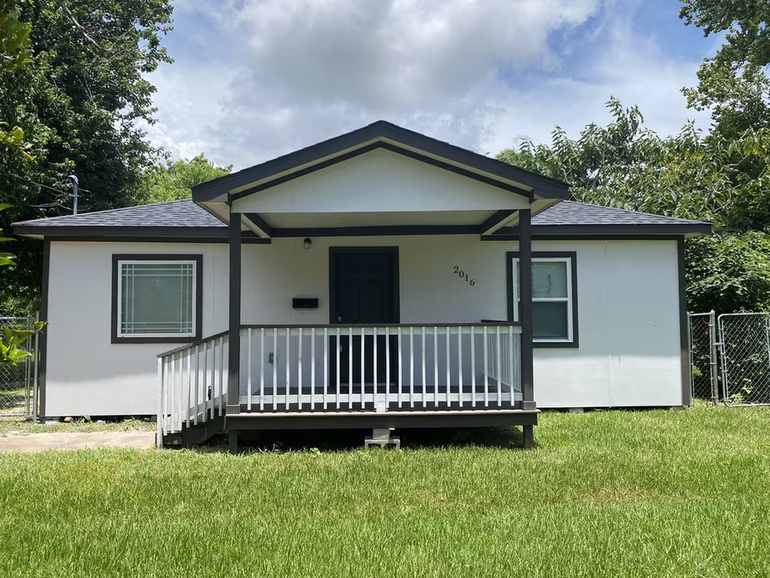 Photo of 2016 Magnolia Drive, La Marque, TX 77568