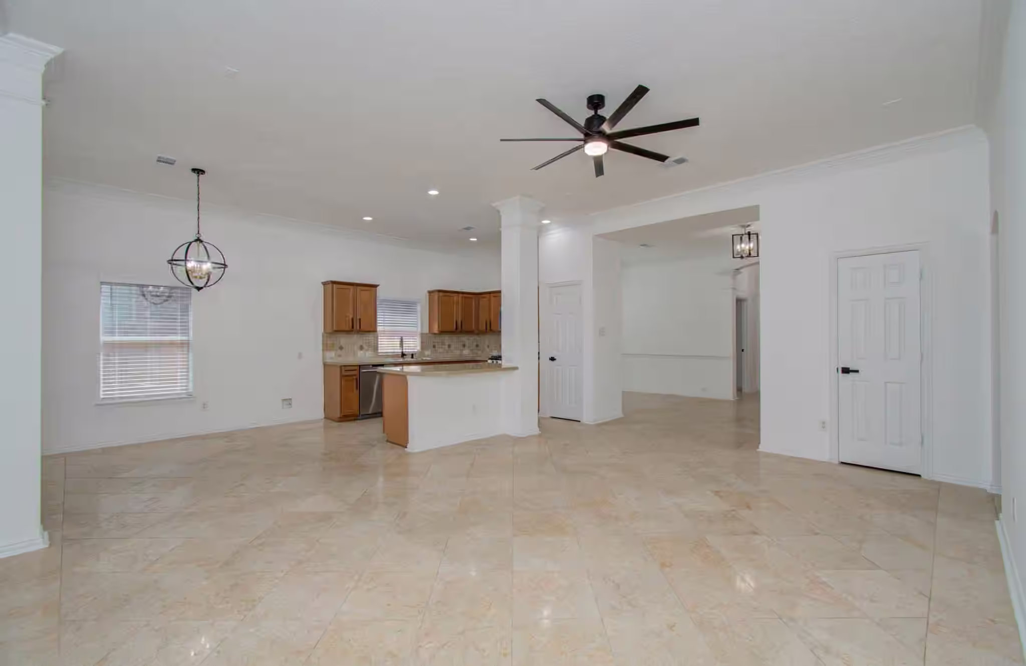 Photo 3 of 18314 N Elizabeth Shore Loop, Cypress, TX