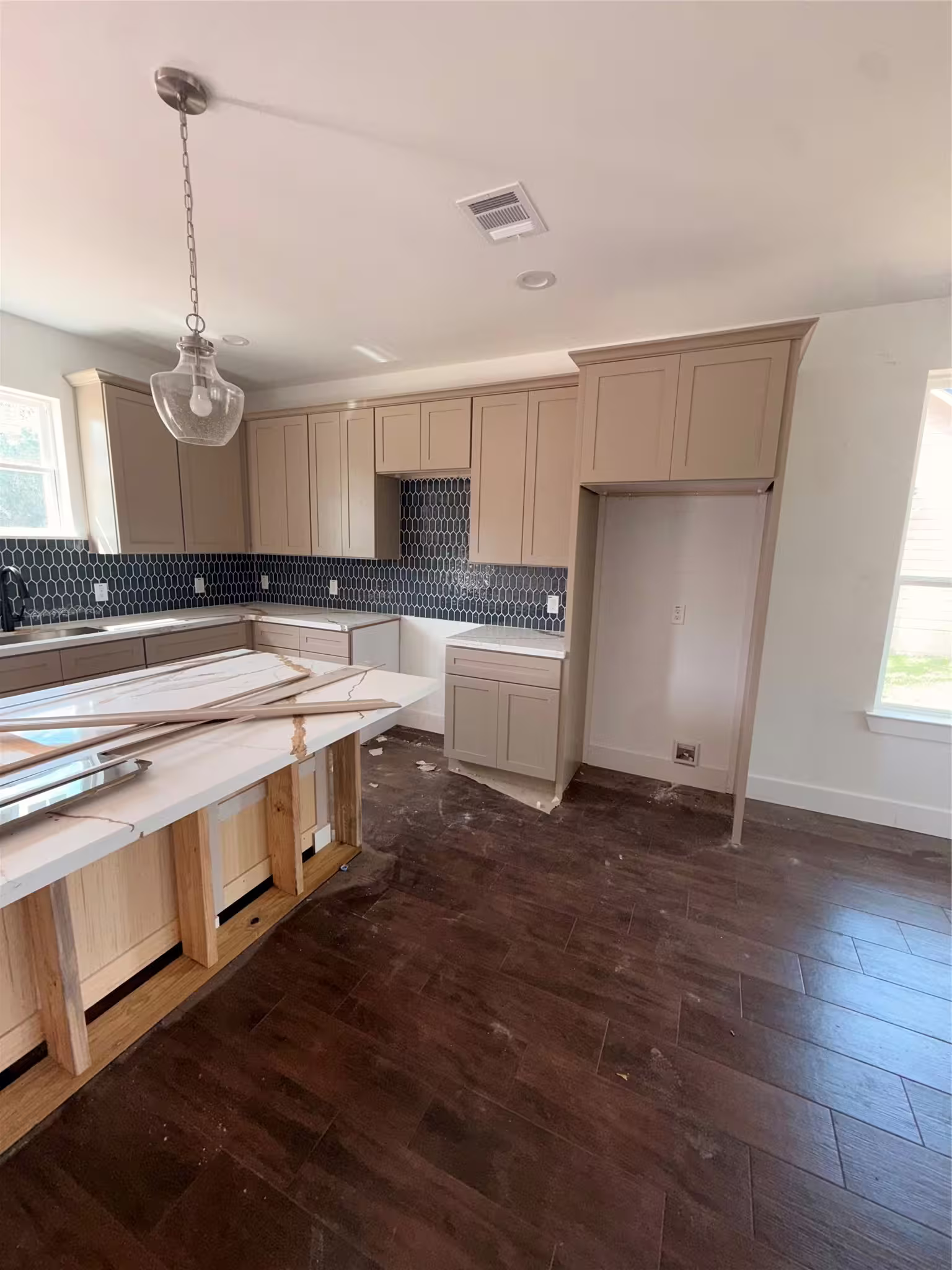 Photo 6 of 3822 Sunrise Lane, Damon, TX