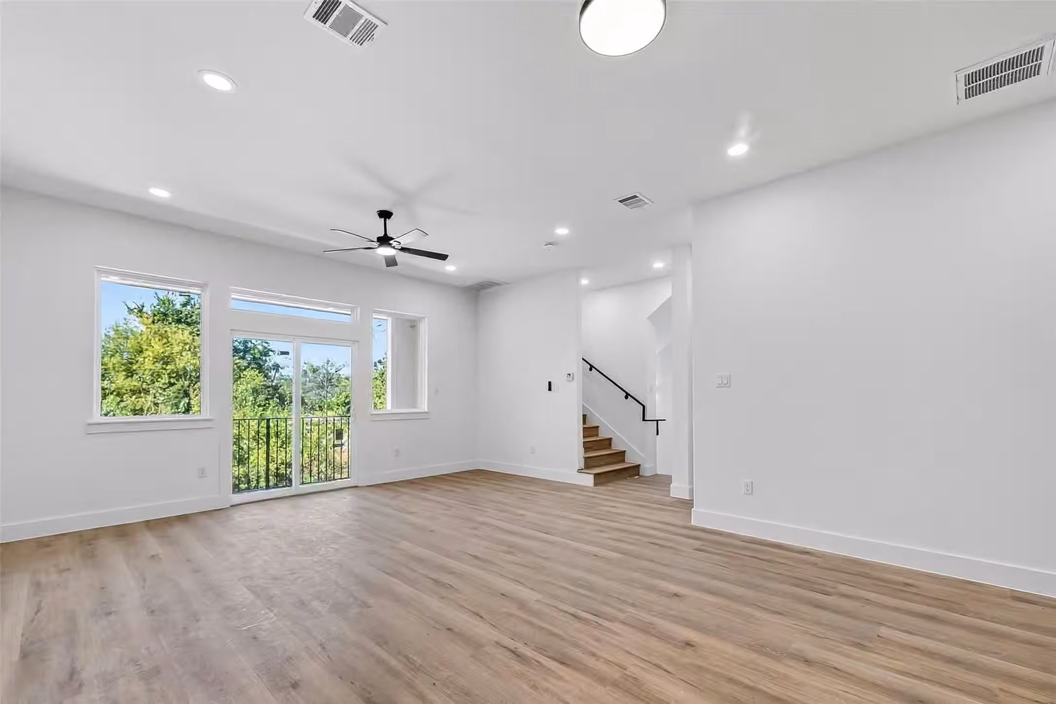 Photo 7 of 3315 Nettleton Street, Houston, TX