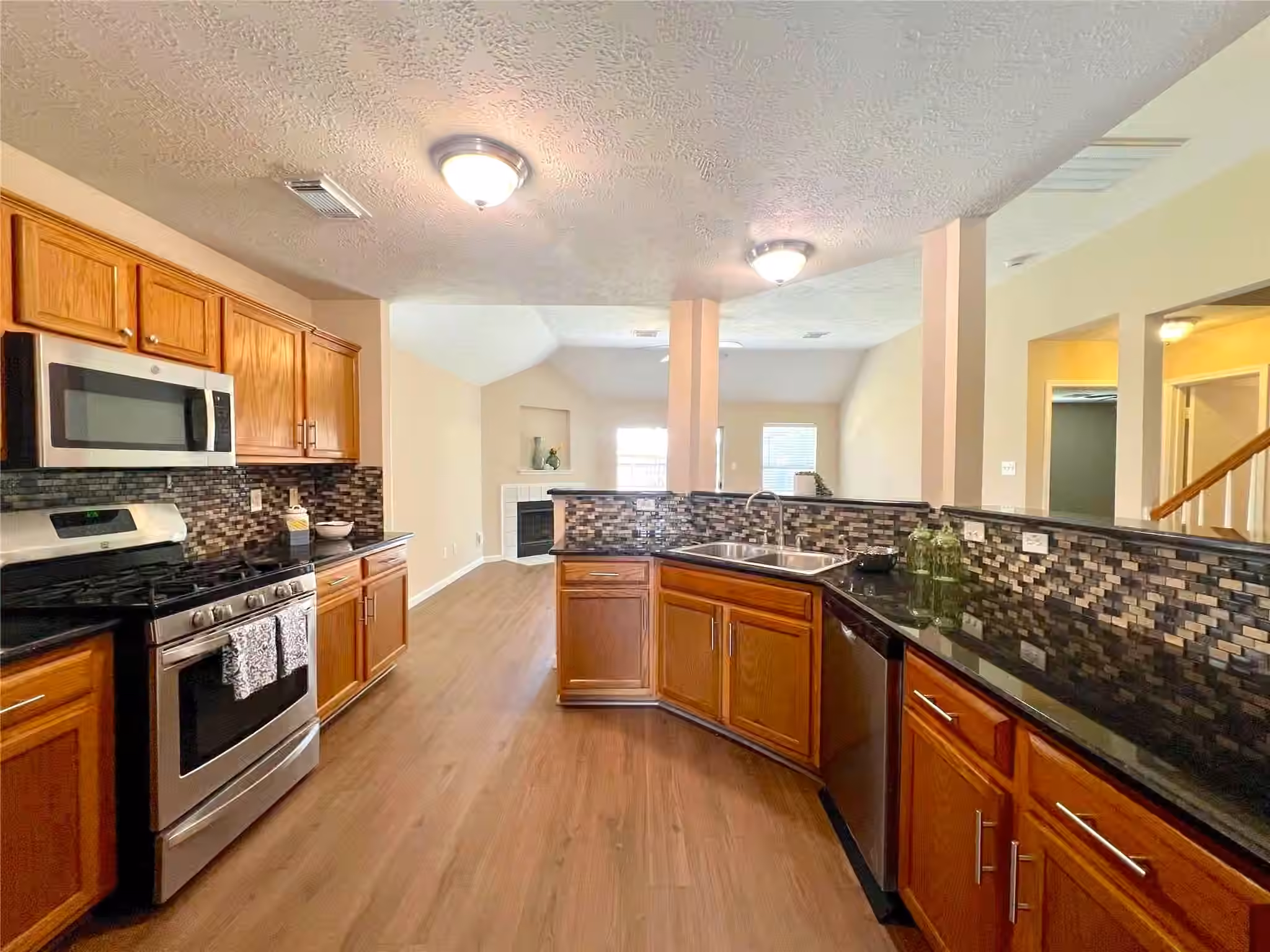 Photo 6 of 16915 Lighthouse View Drive, Friendswood, TX