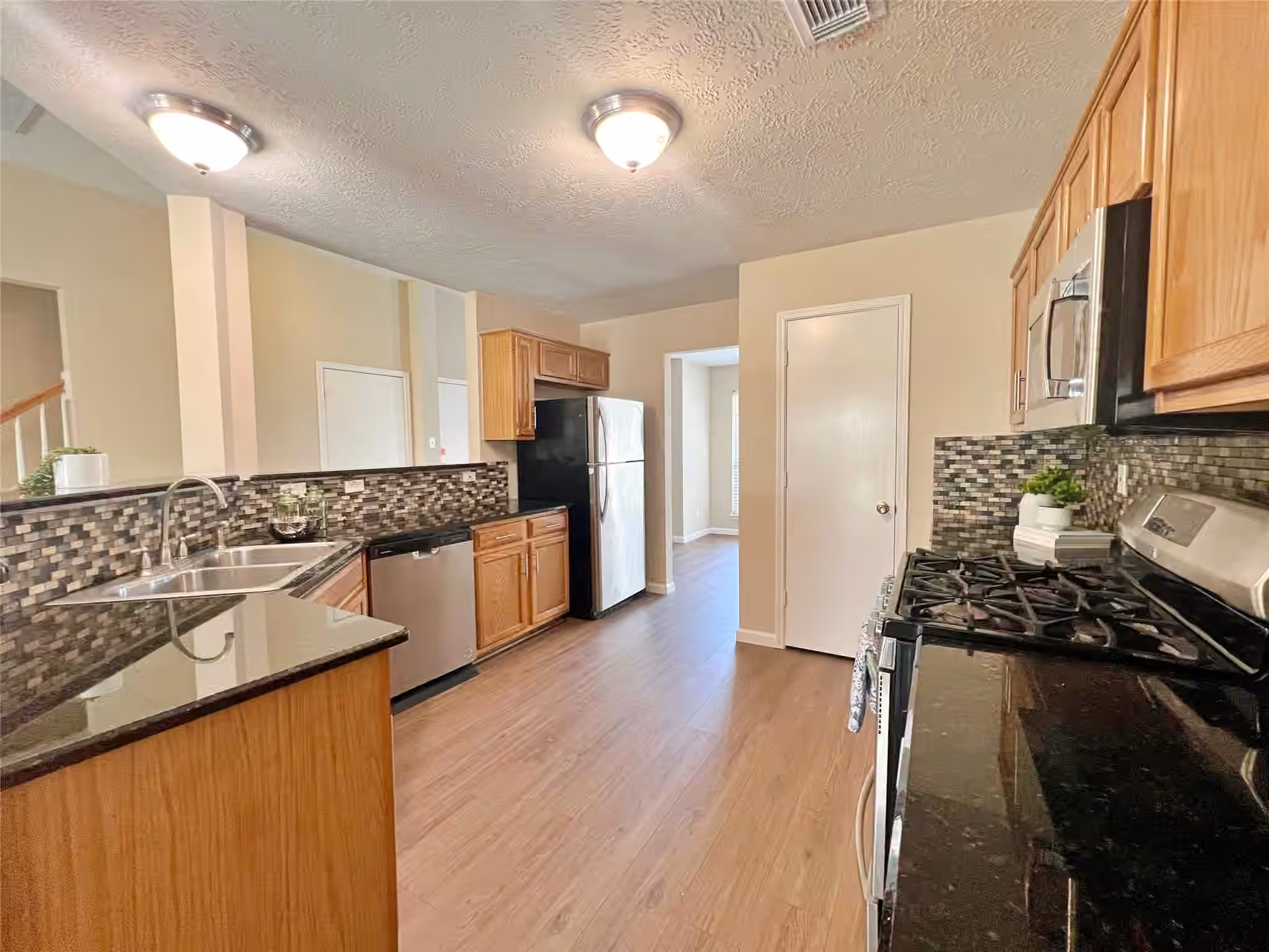 Photo 7 of 16915 Lighthouse View Drive, Friendswood, TX