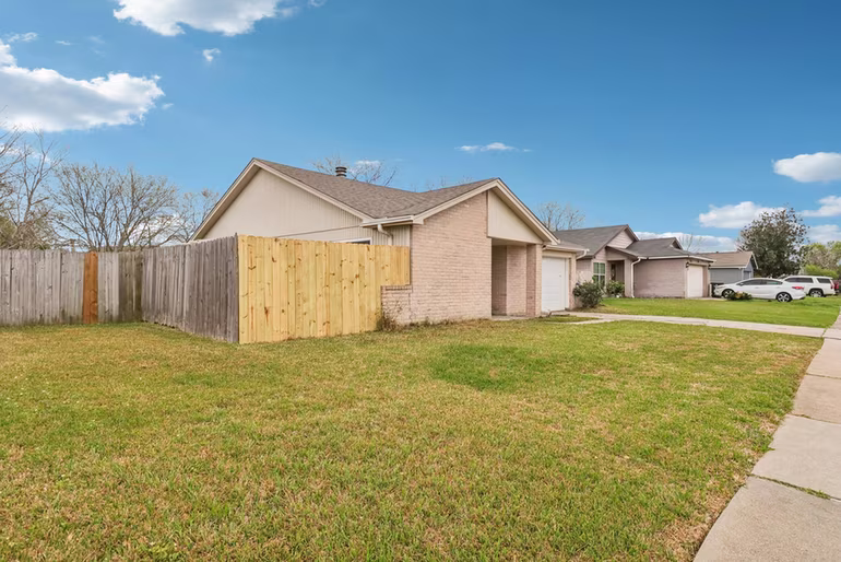 Photo 2 of 14067 Towneway Drive, Sugar Land, TX