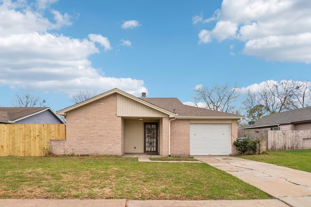 Photo 4 of 14067 Towneway Drive, Sugar Land, TX