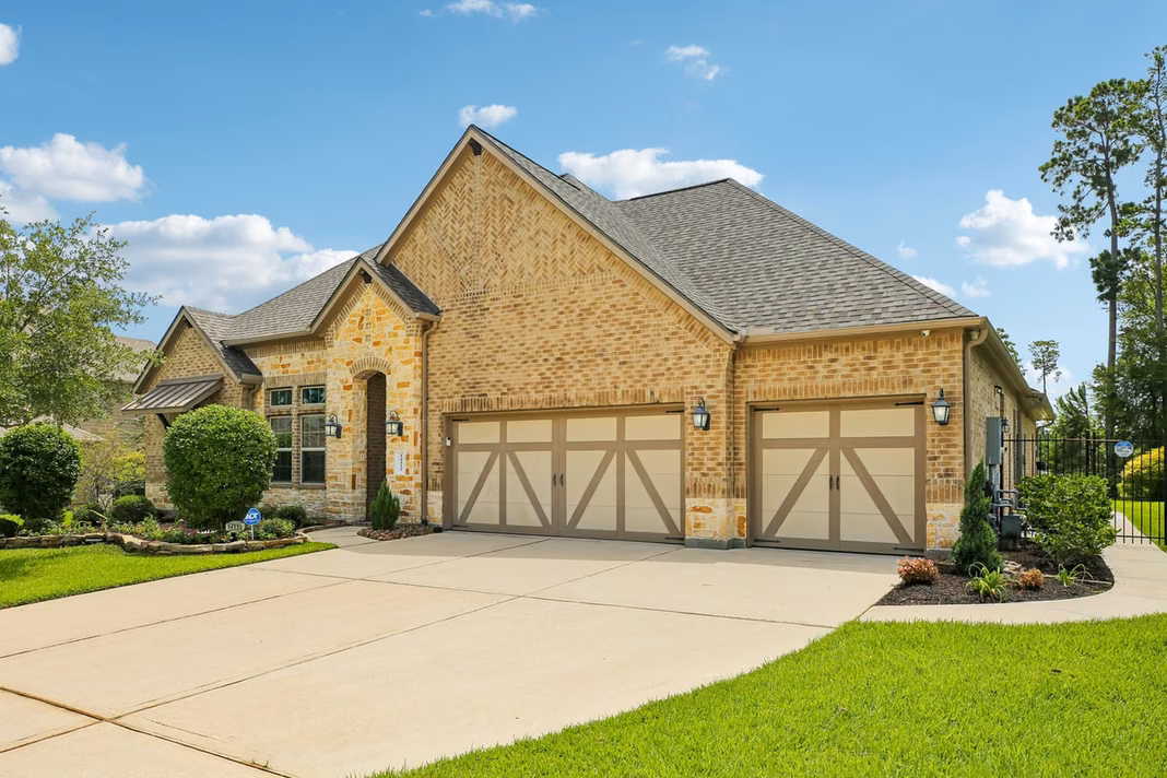Photo 2 of 14115 Aspen Woods Court, Conroe, TX