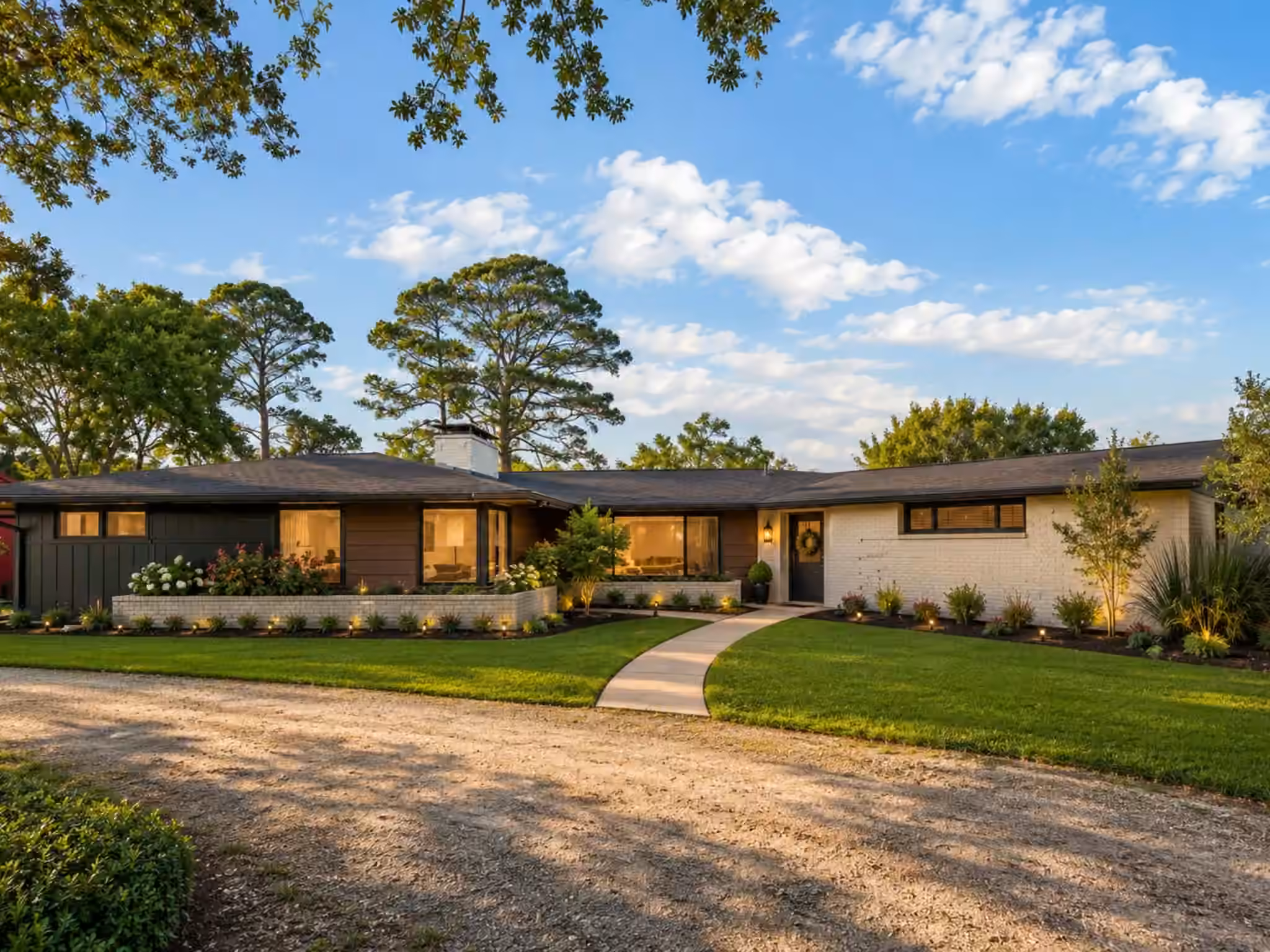 Photo 2 of 2307 Oleander Drive, Dickinson, TX