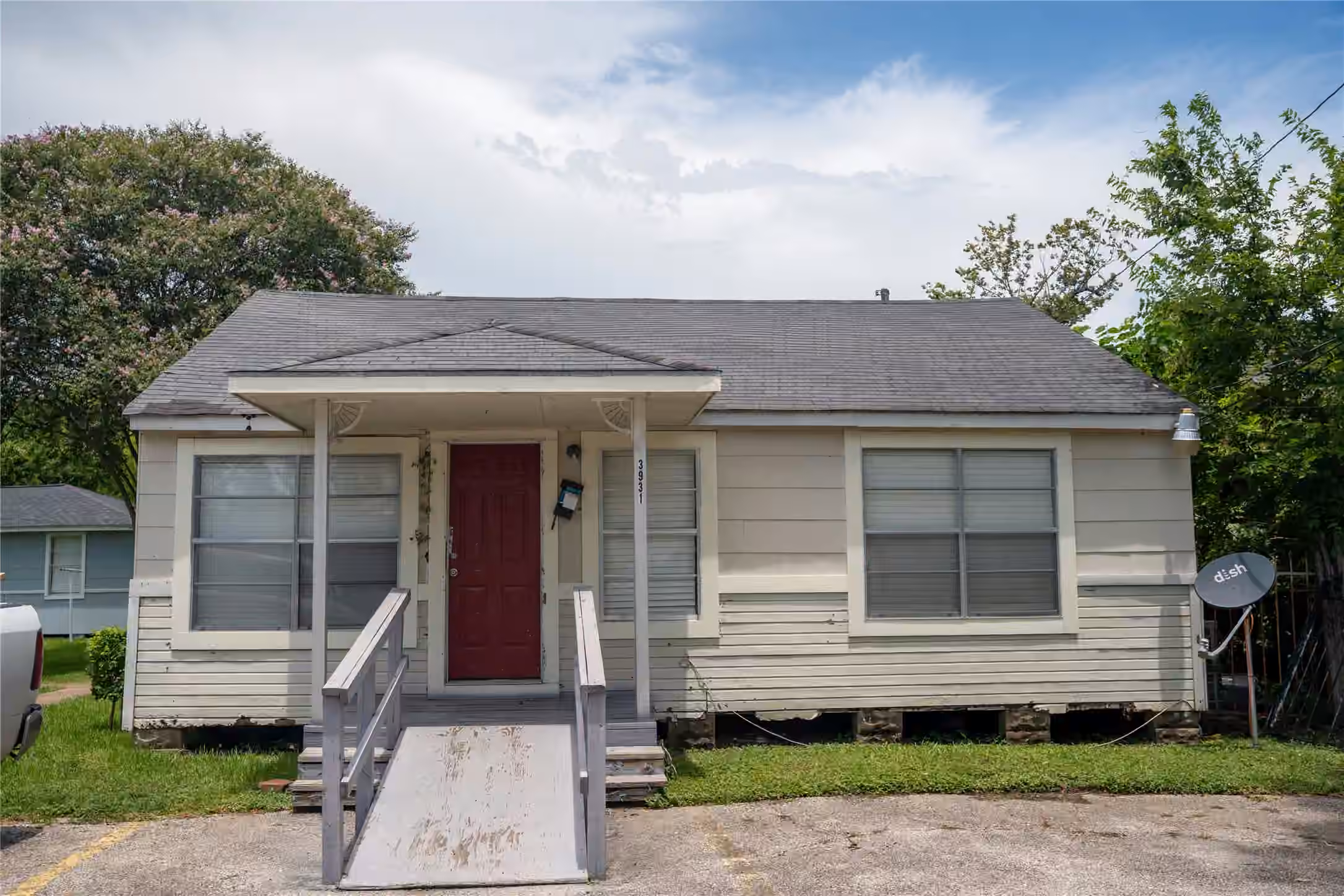 Photo 2 of 3929 Caplin Street, Houston, TX