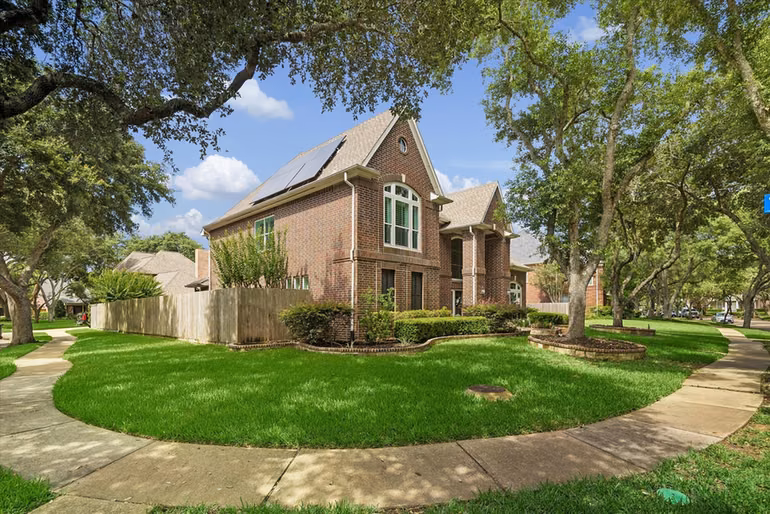 Photo 3 of 26 Epping Forest Way, Sugar Land, TX