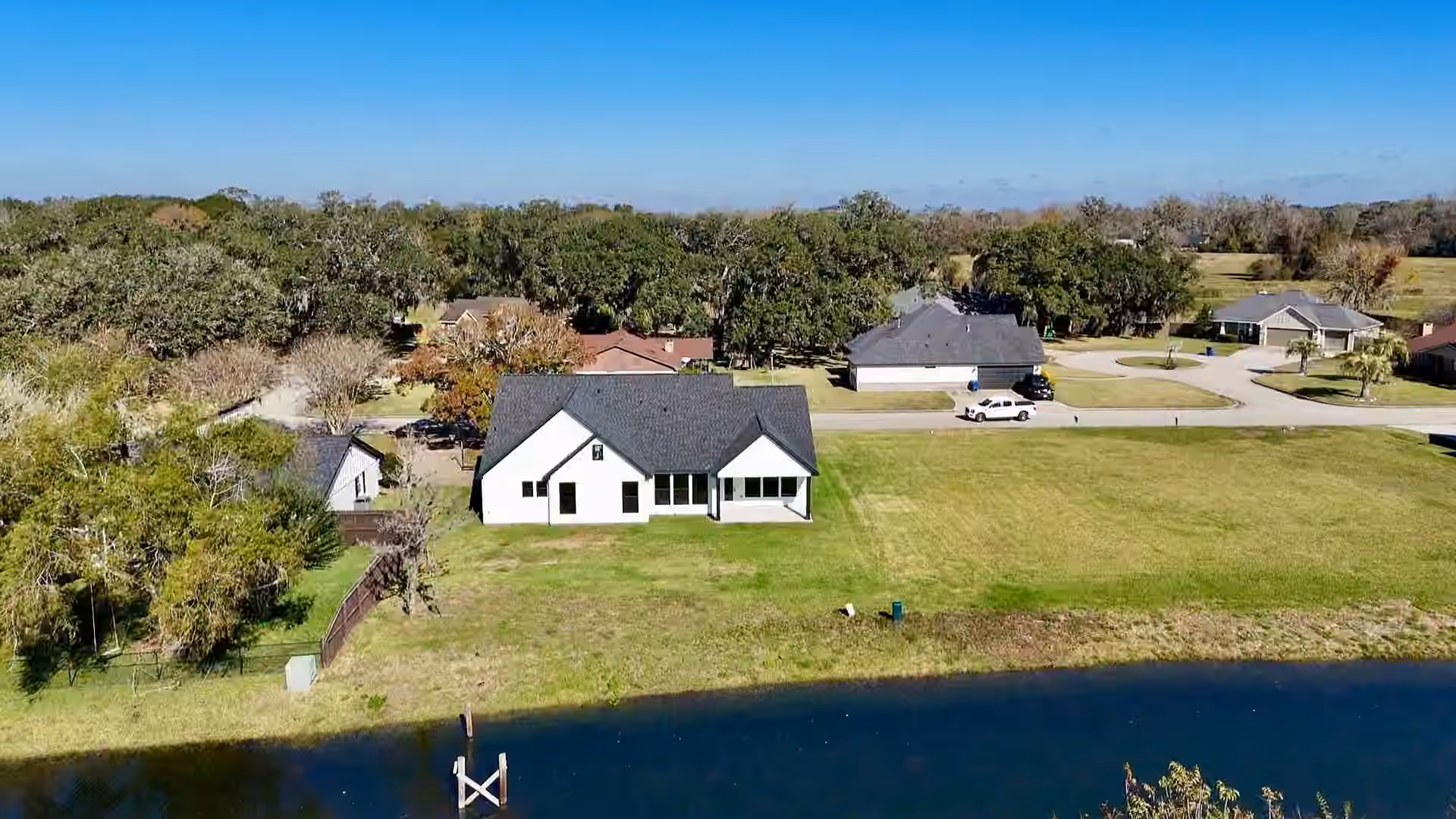 Photo 4 of 237 Crestview Drive, West Columbia, TX