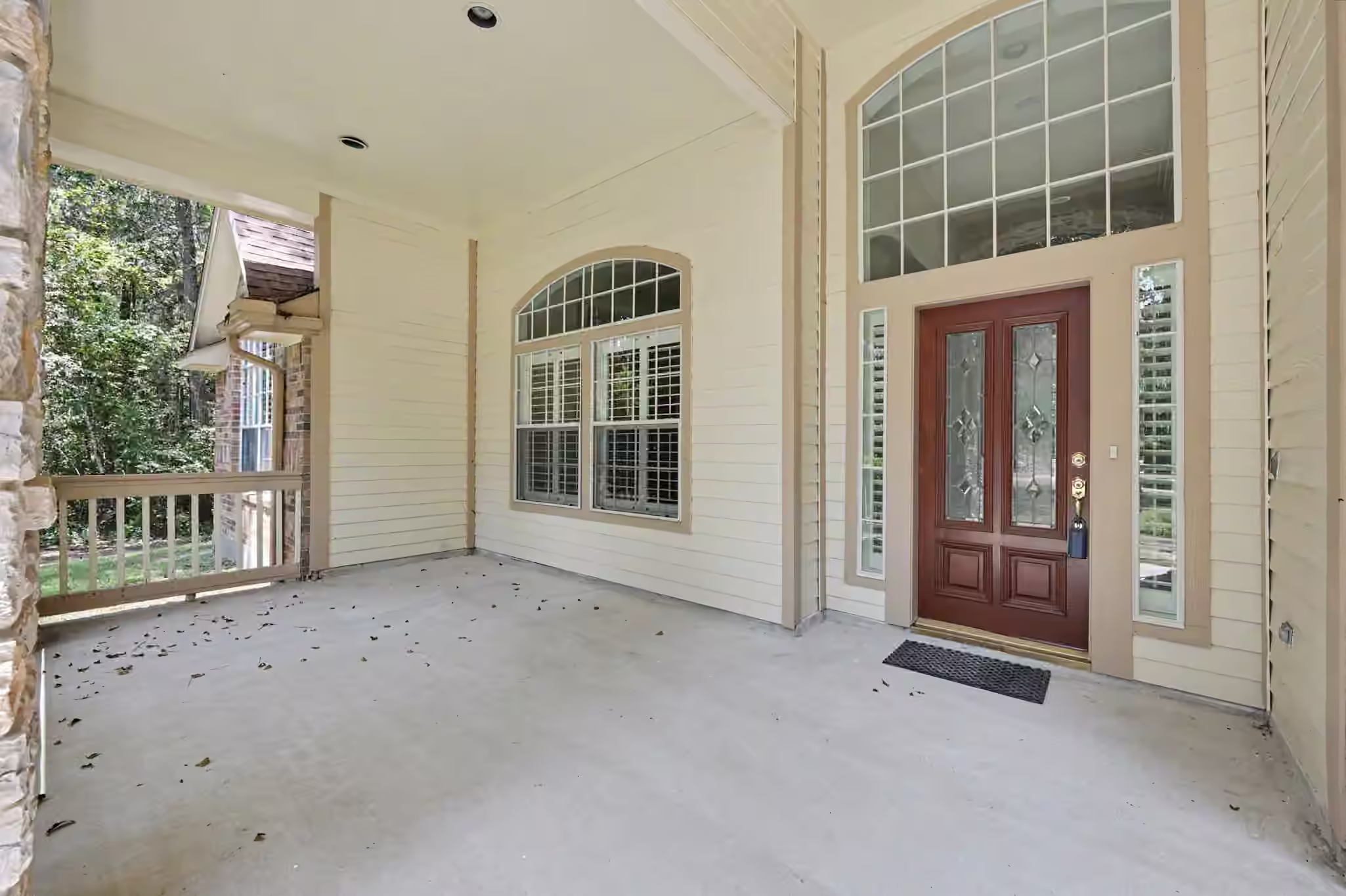 Photo 4 of 8685 Sunset Heights Lane, Conroe, TX