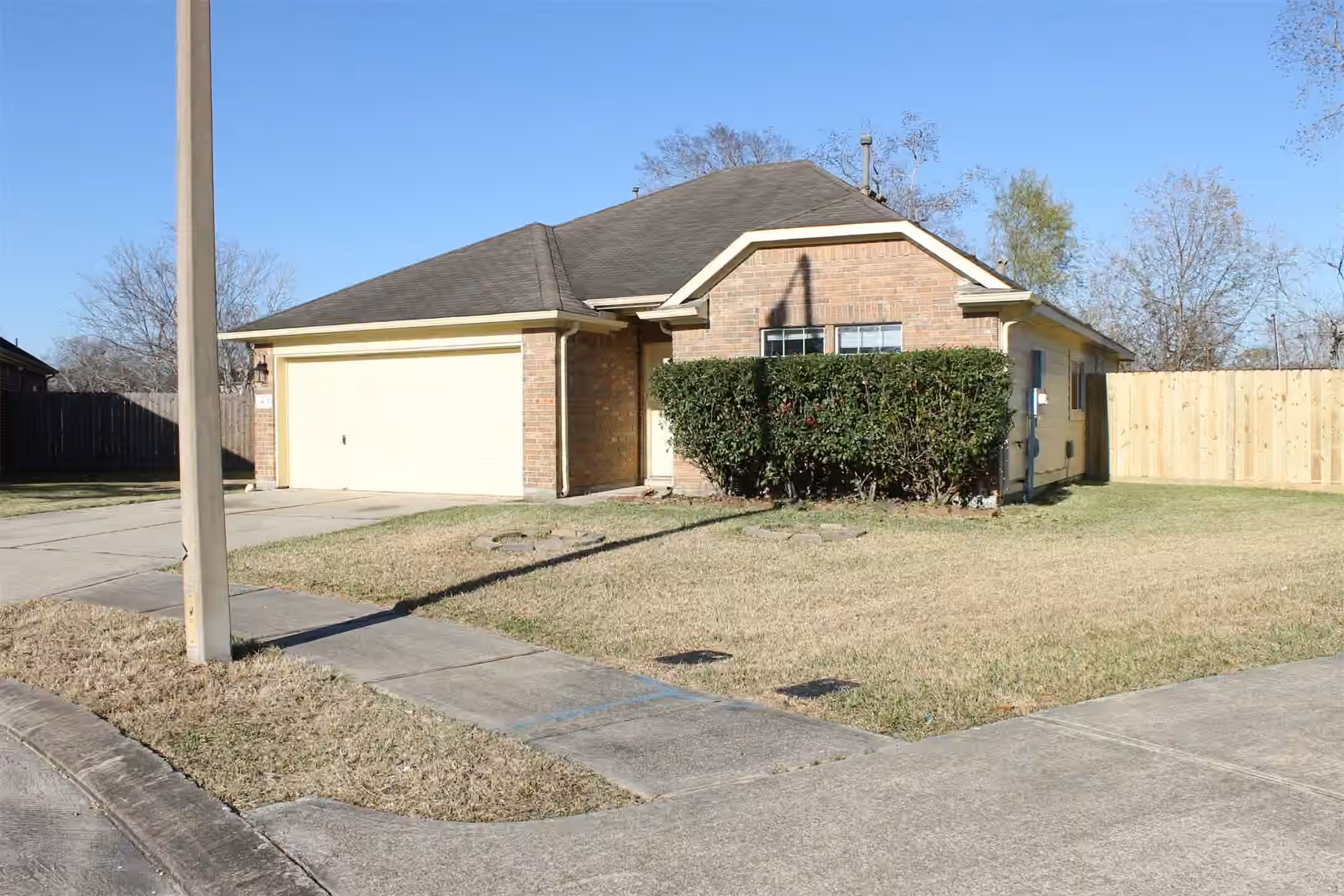 Photo 3 of 4031 Raspberry Court, Dickinson, TX