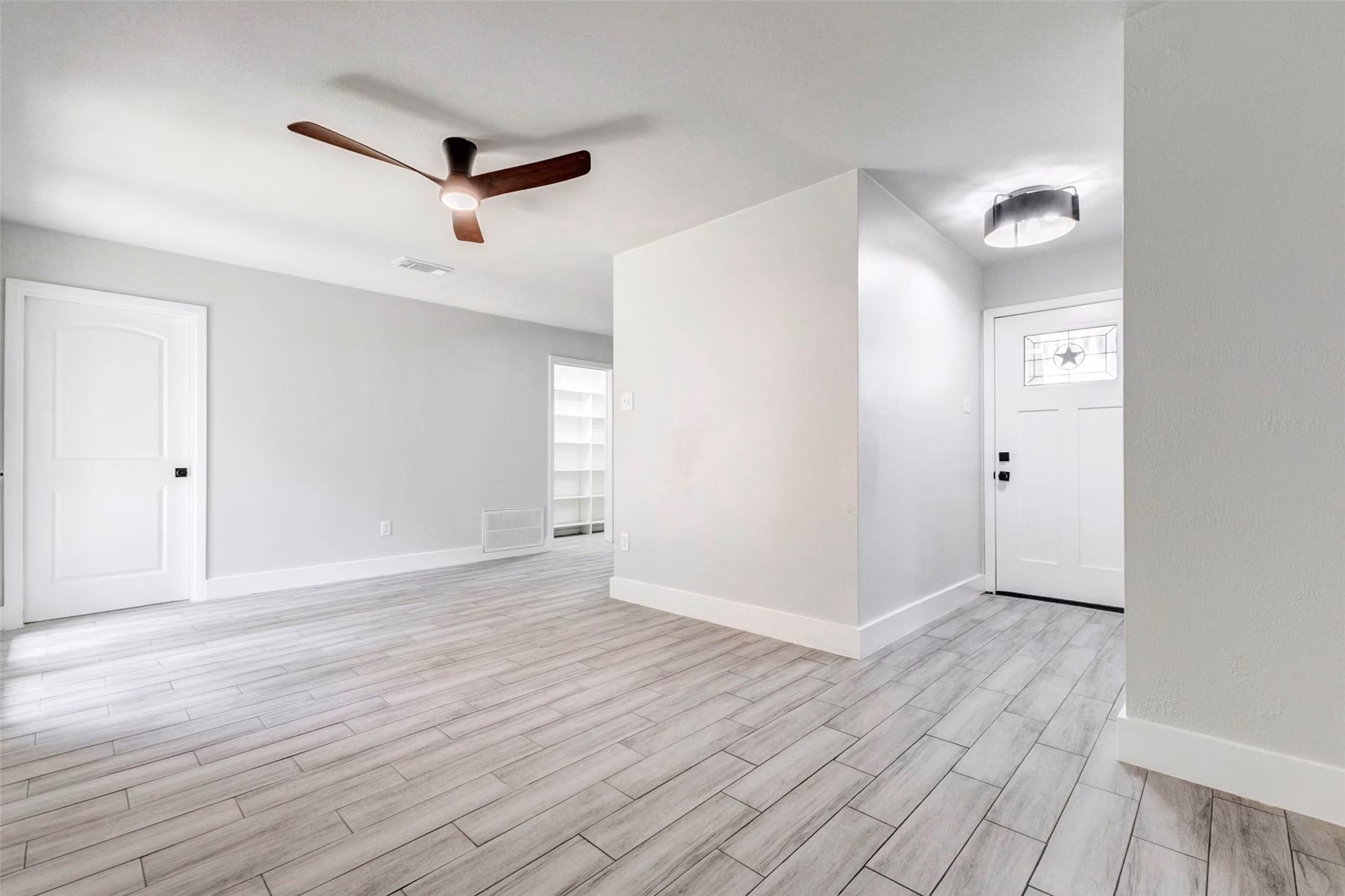 Photo 4 of 14810 Elmtex Drive, Houston, TX