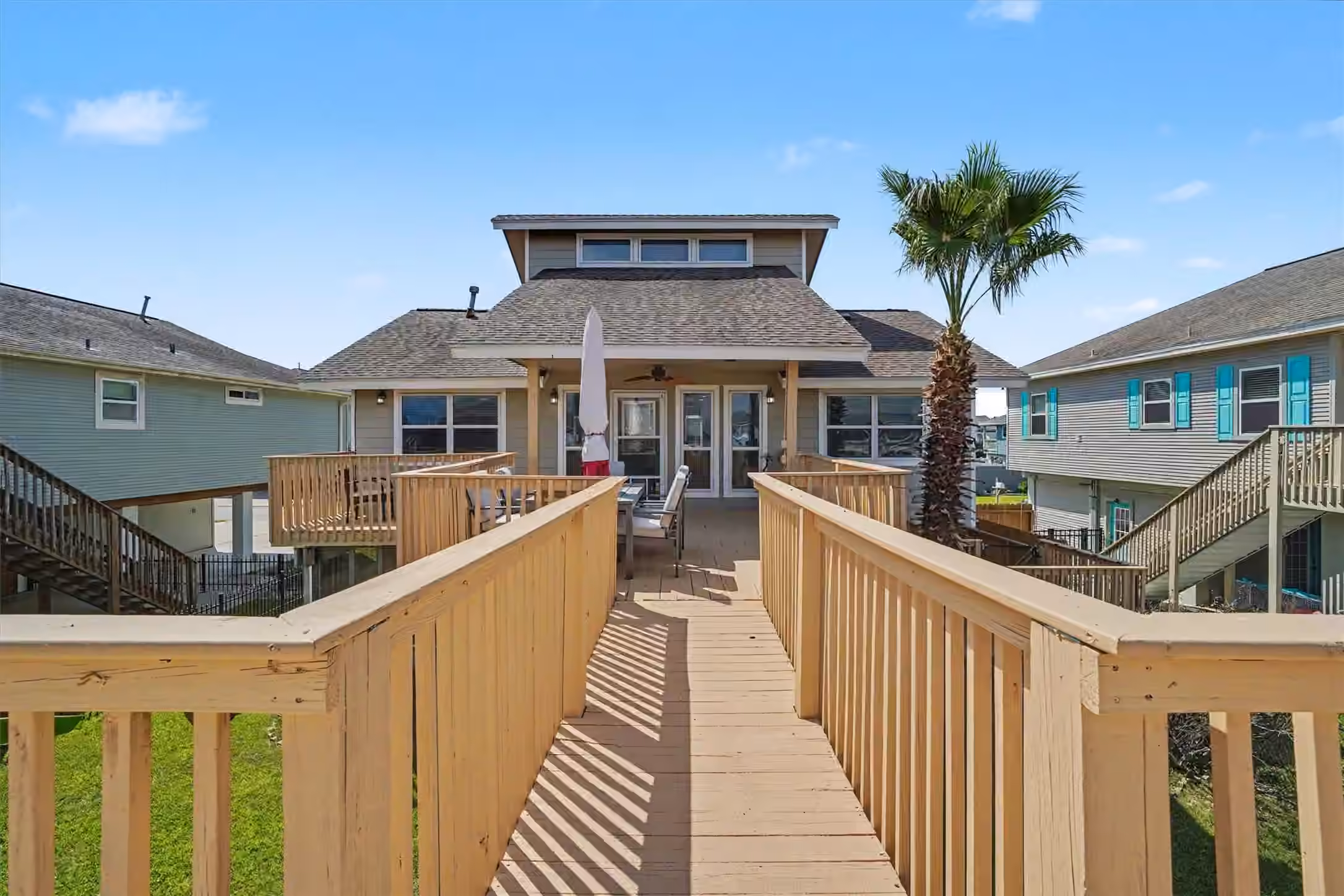 Photo 2 of 1016 Redfish Street, Bayou Vista, TX