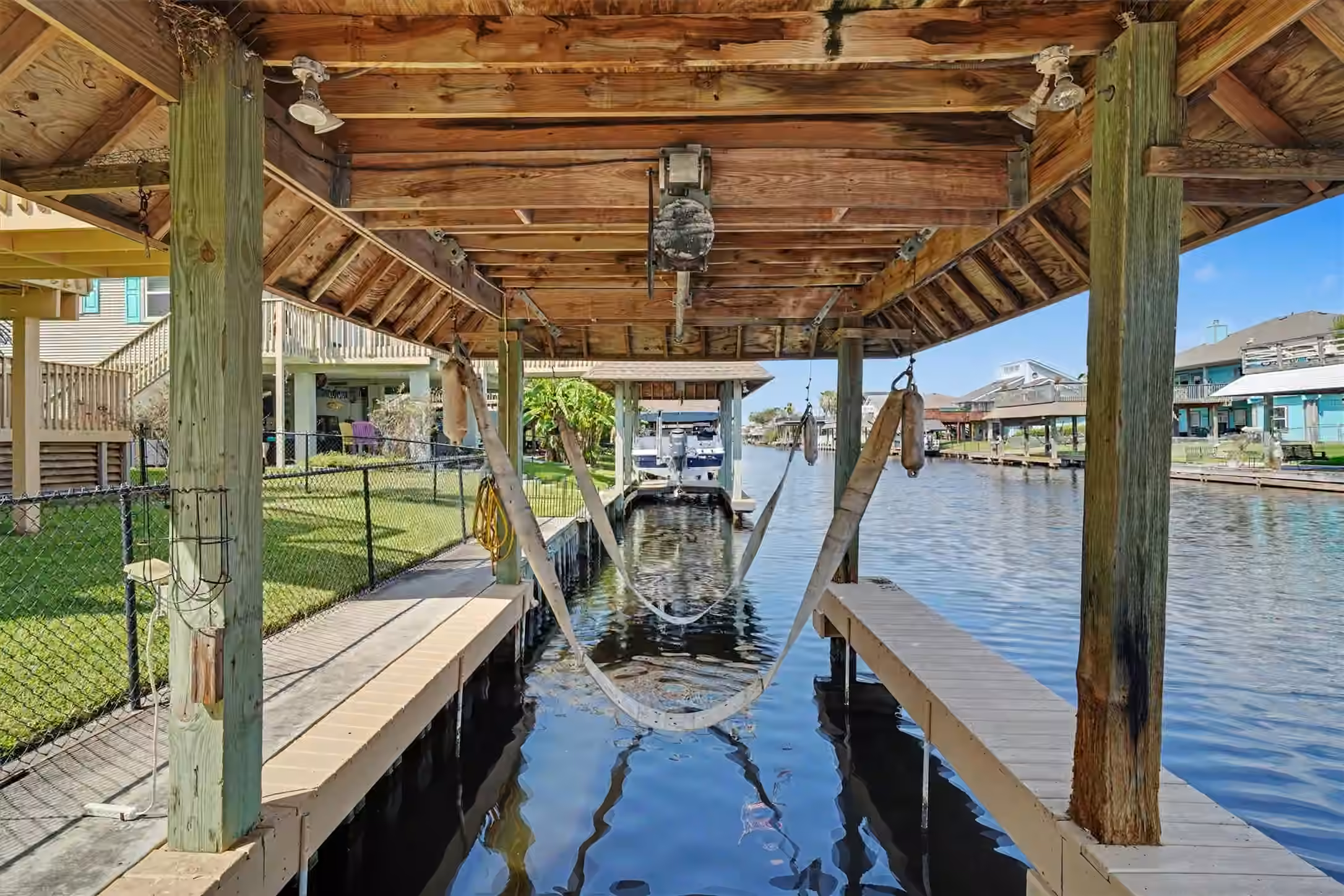 Photo 3 of 1016 Redfish Street, Bayou Vista, TX