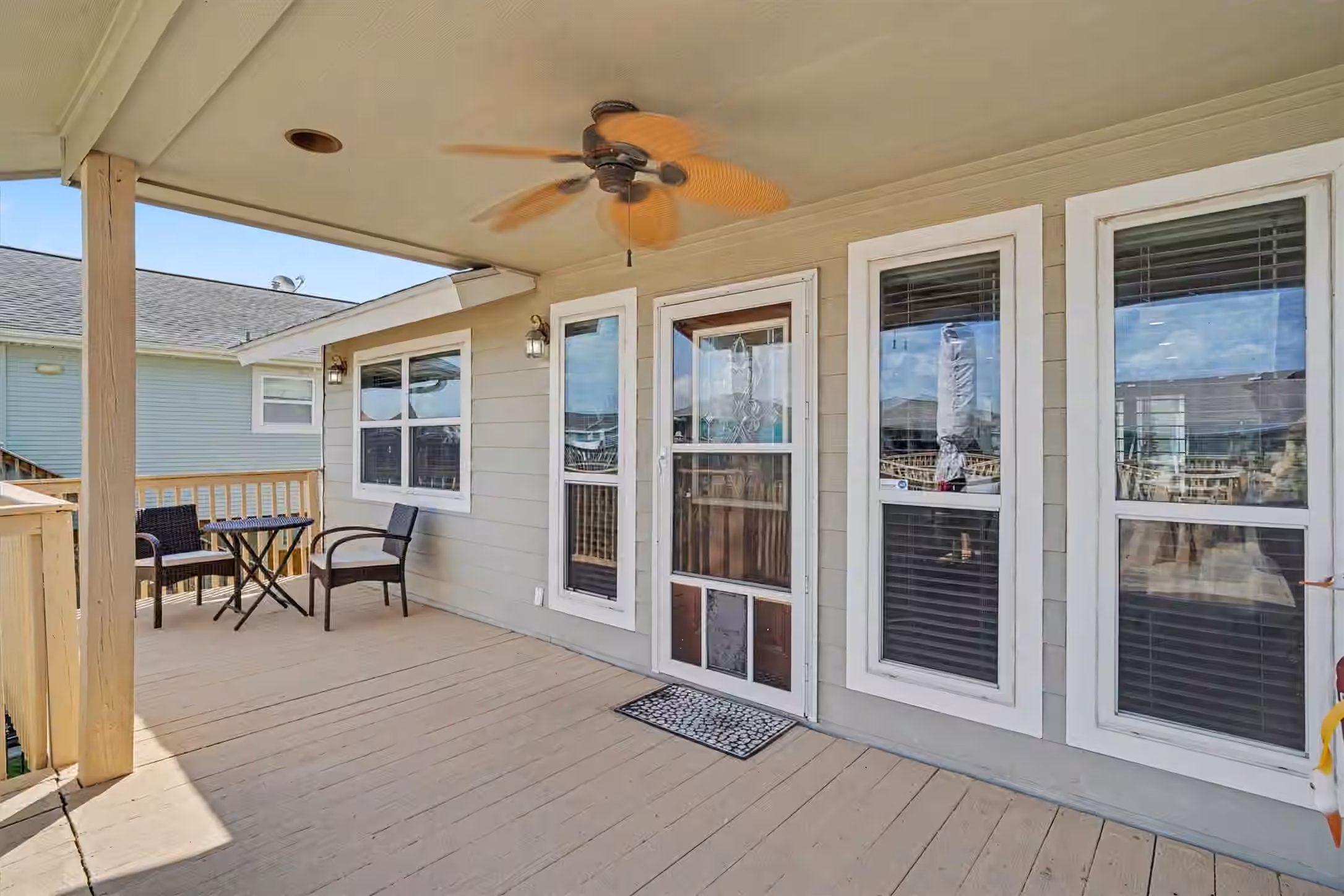 Photo 4 of 1016 Redfish Street, Bayou Vista, TX