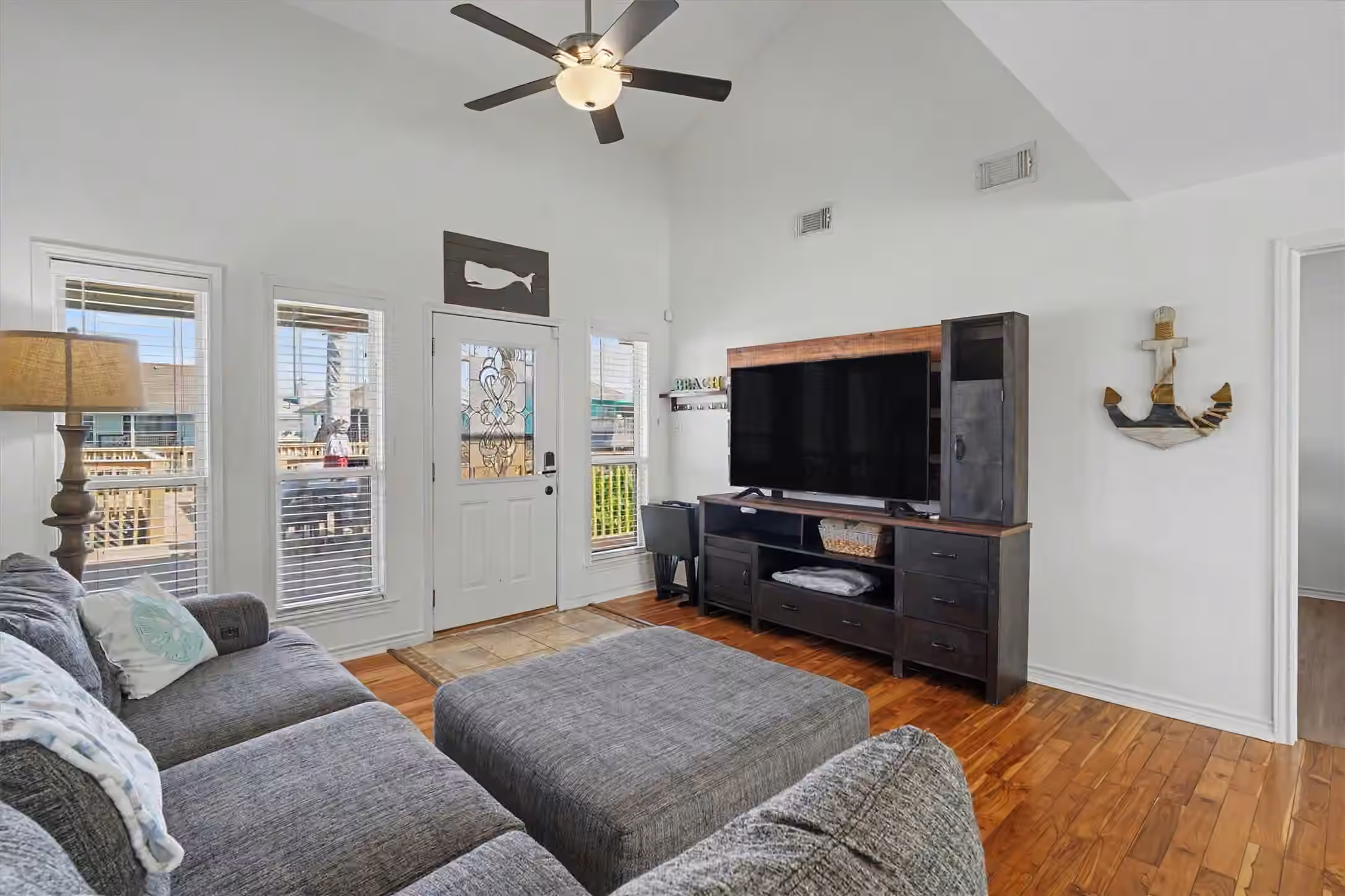 Photo 5 of 1016 Redfish Street, Bayou Vista, TX